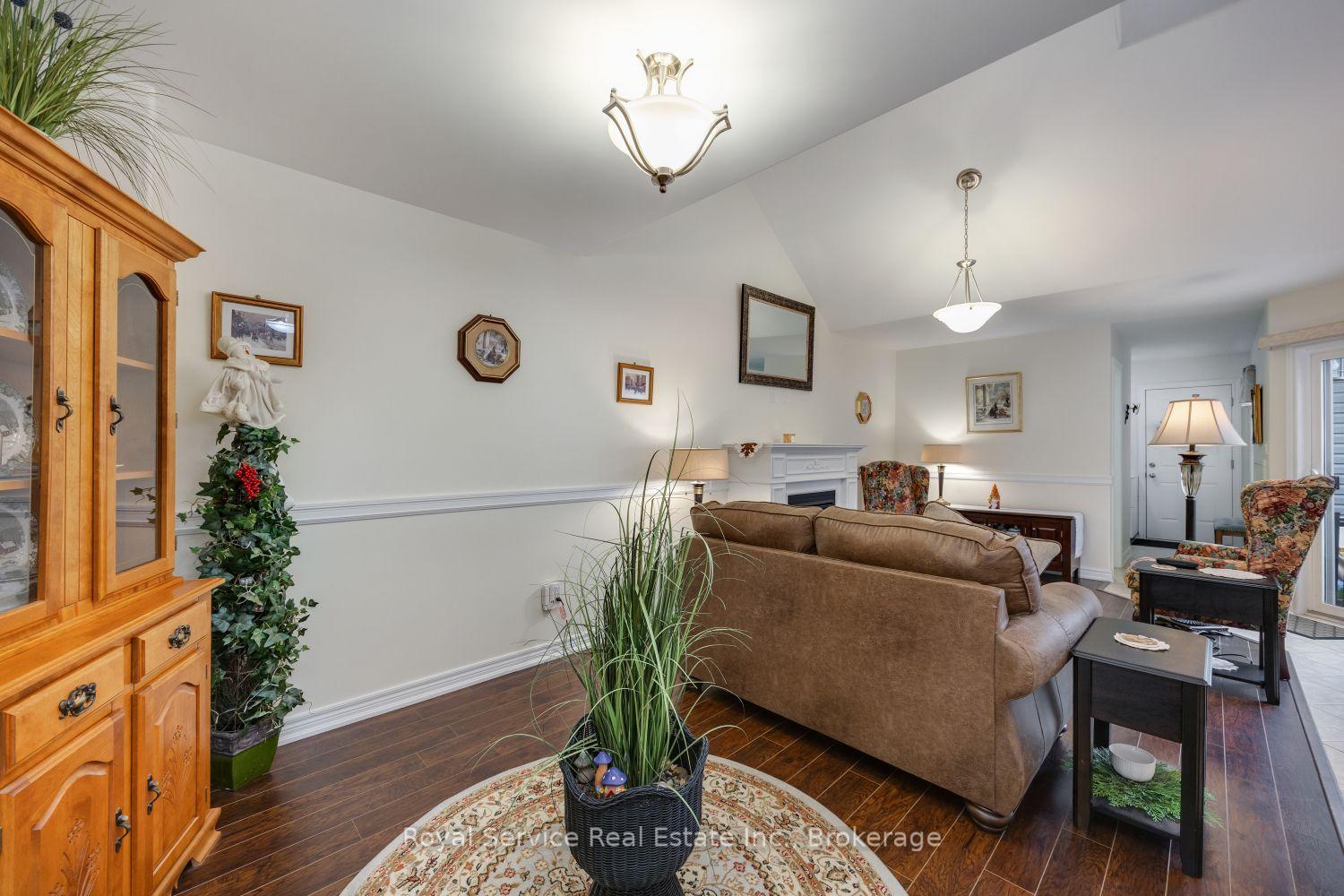 Photo 9 of 320 Strachan Street, Port Hope — HOMEH