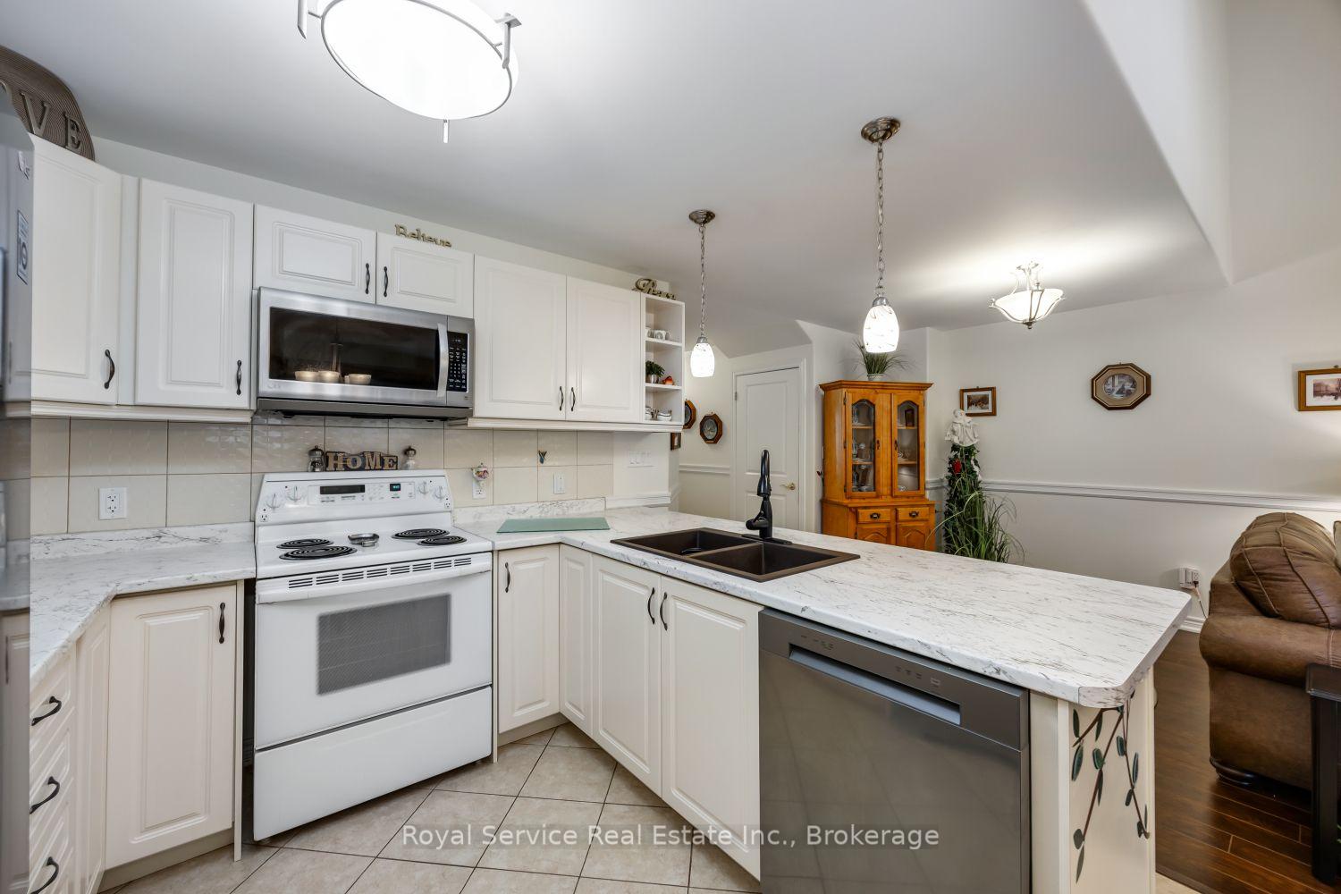 Photo 16 of 320 Strachan Street, Port Hope — HOMEH