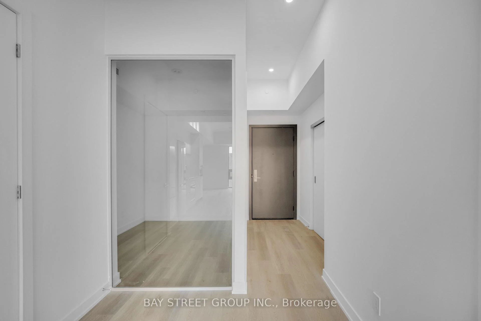 Photo 11 of Unit 501, 91 John Street N, Hamilton, Corktown — HOMEH