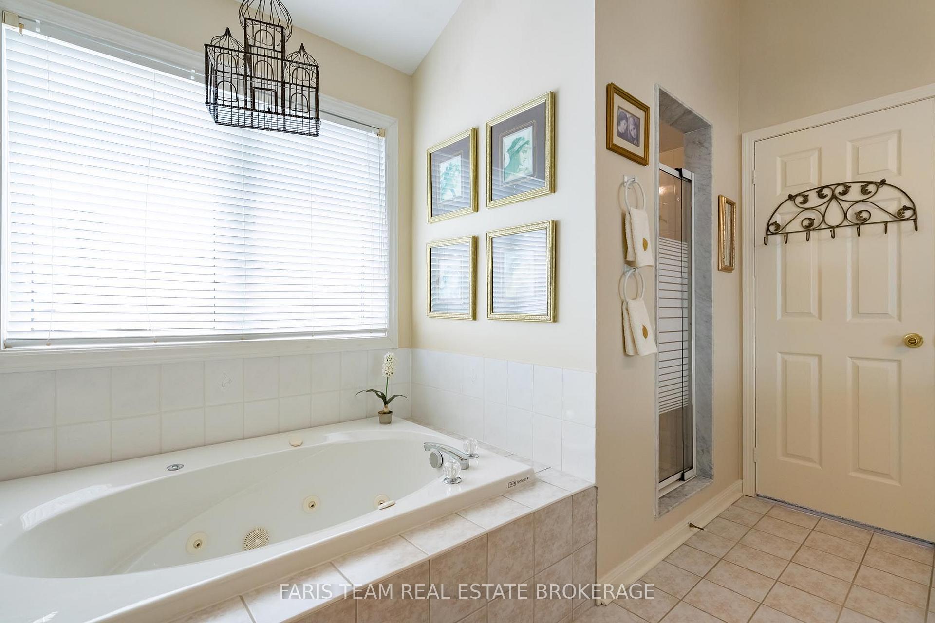 Photo 20 of 68 Trott Boulevard, Collingwood — HOMEH
