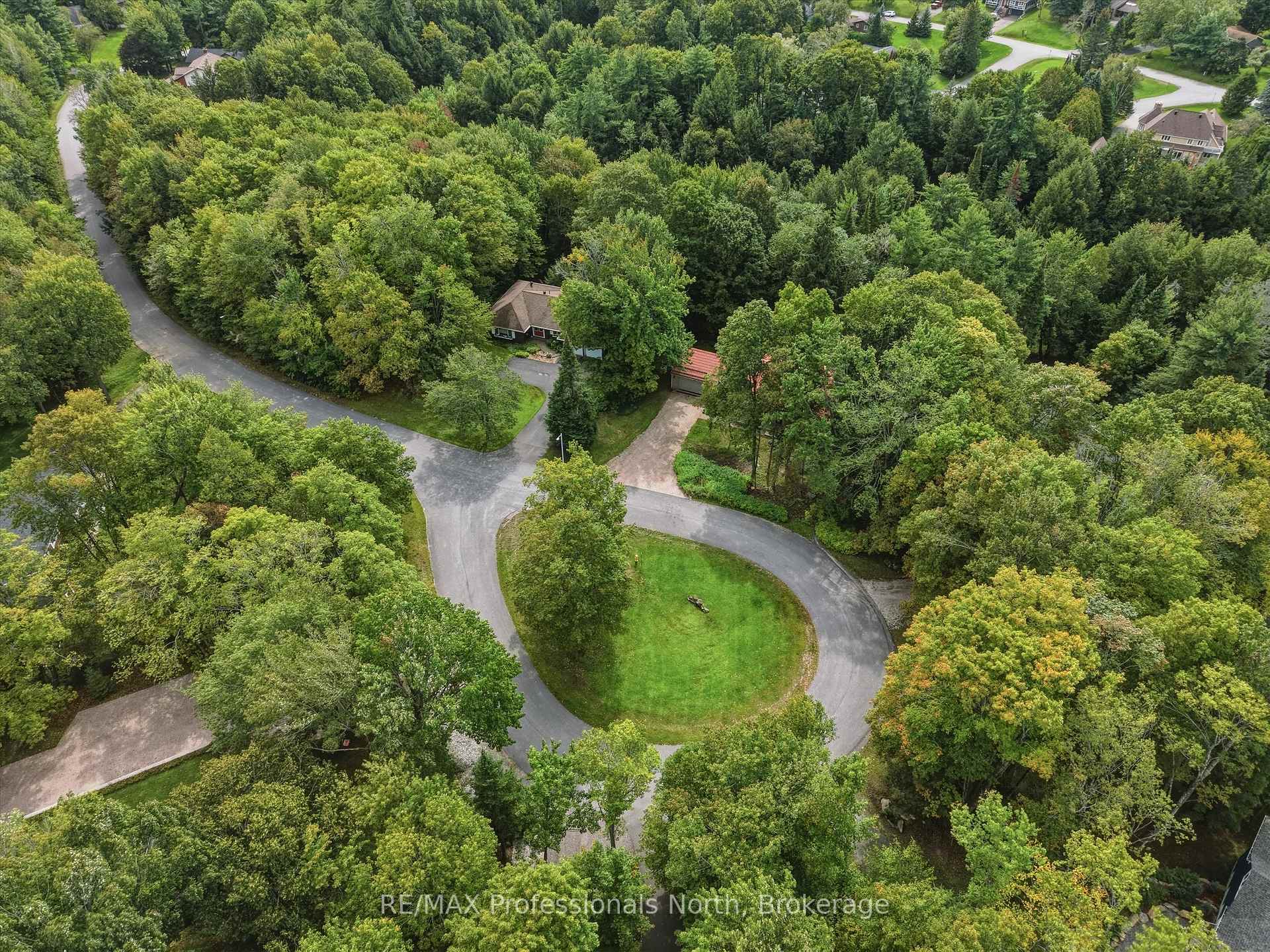 Photo 2 of 52 Golf Course Road, Bracebridge, Macaulay — HOMEH