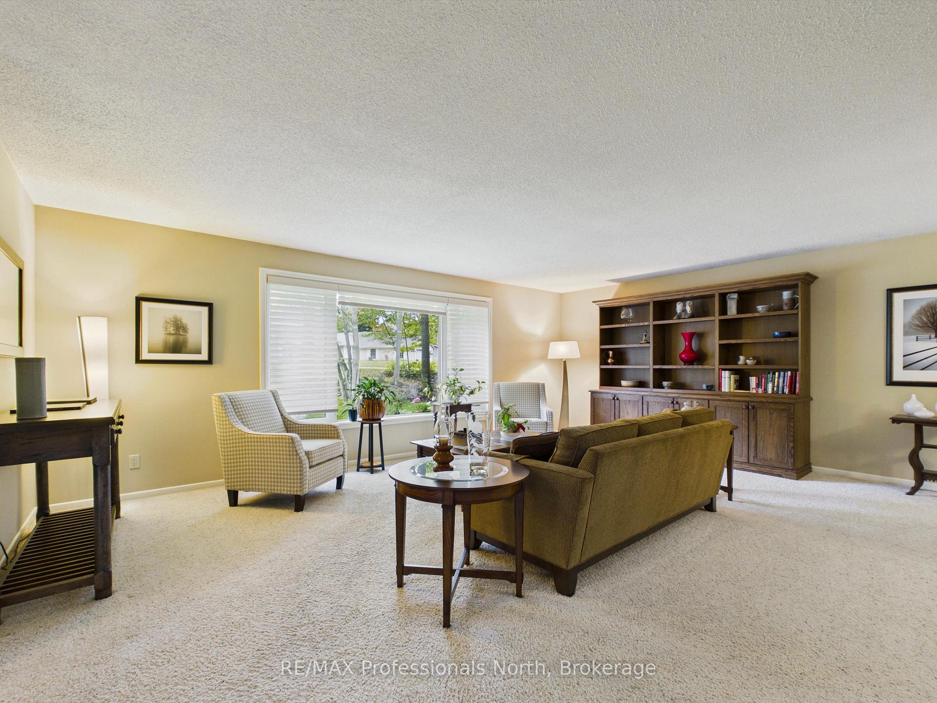 Photo 11 of 52 Golf Course Road, Bracebridge, Macaulay — HOMEH