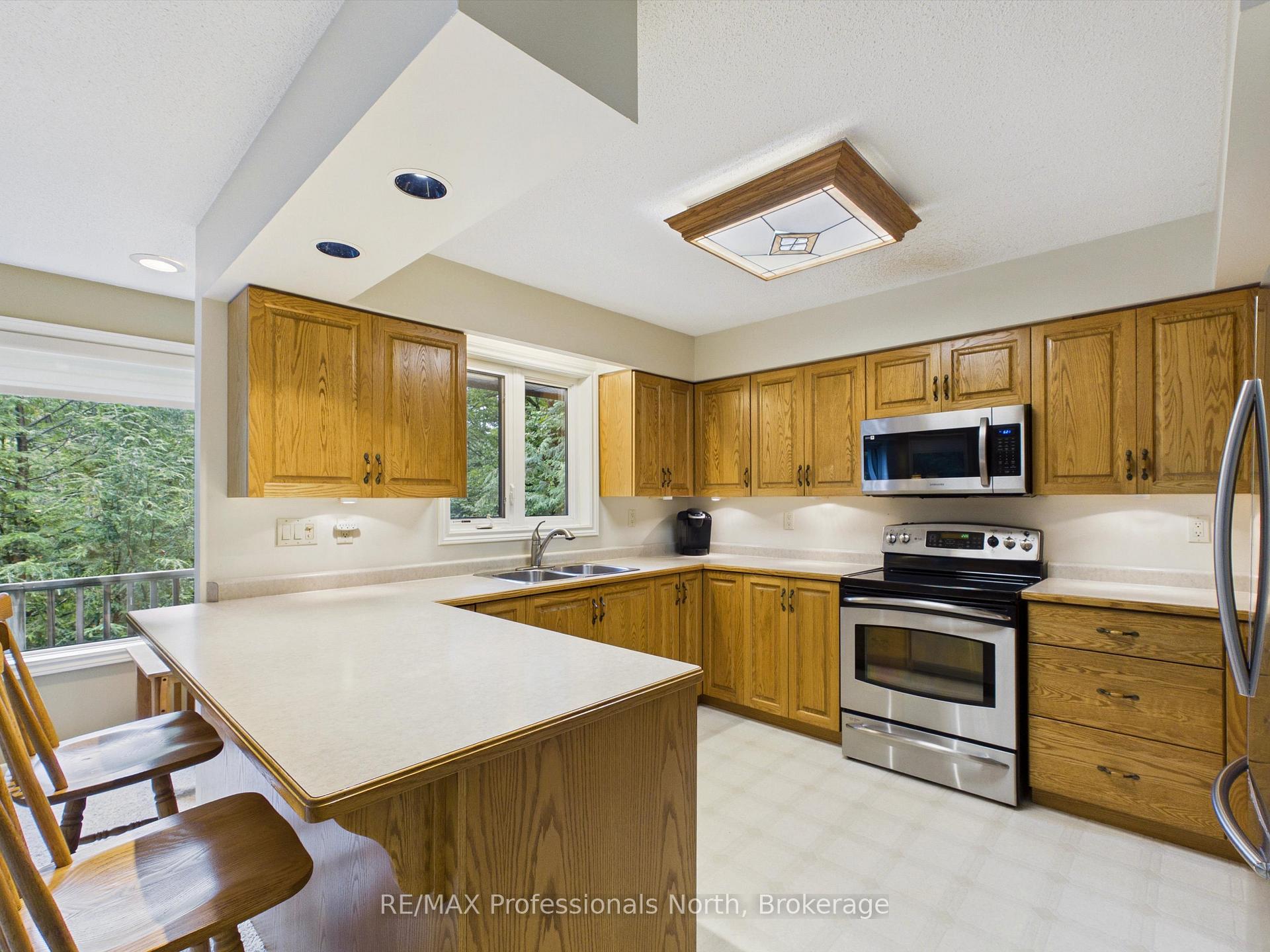 Photo 15 of 52 Golf Course Road, Bracebridge, Macaulay — HOMEH