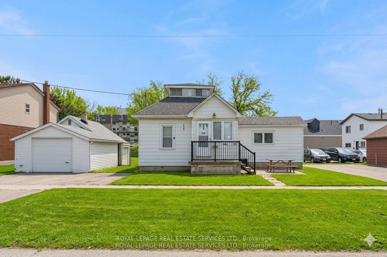 Photo of 2386 Sovereign Street