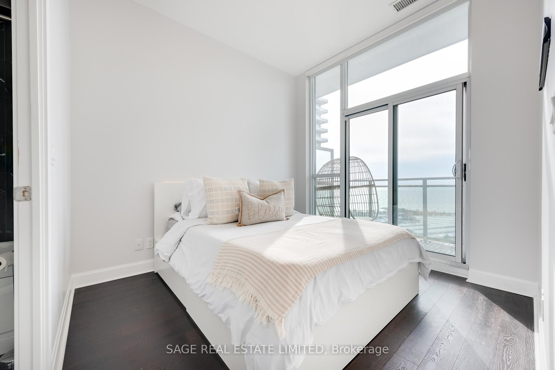 Photo 11 of Unit 3801, 33 Shore Breeze Drive, Etobicoke, Mimico — HOMEH