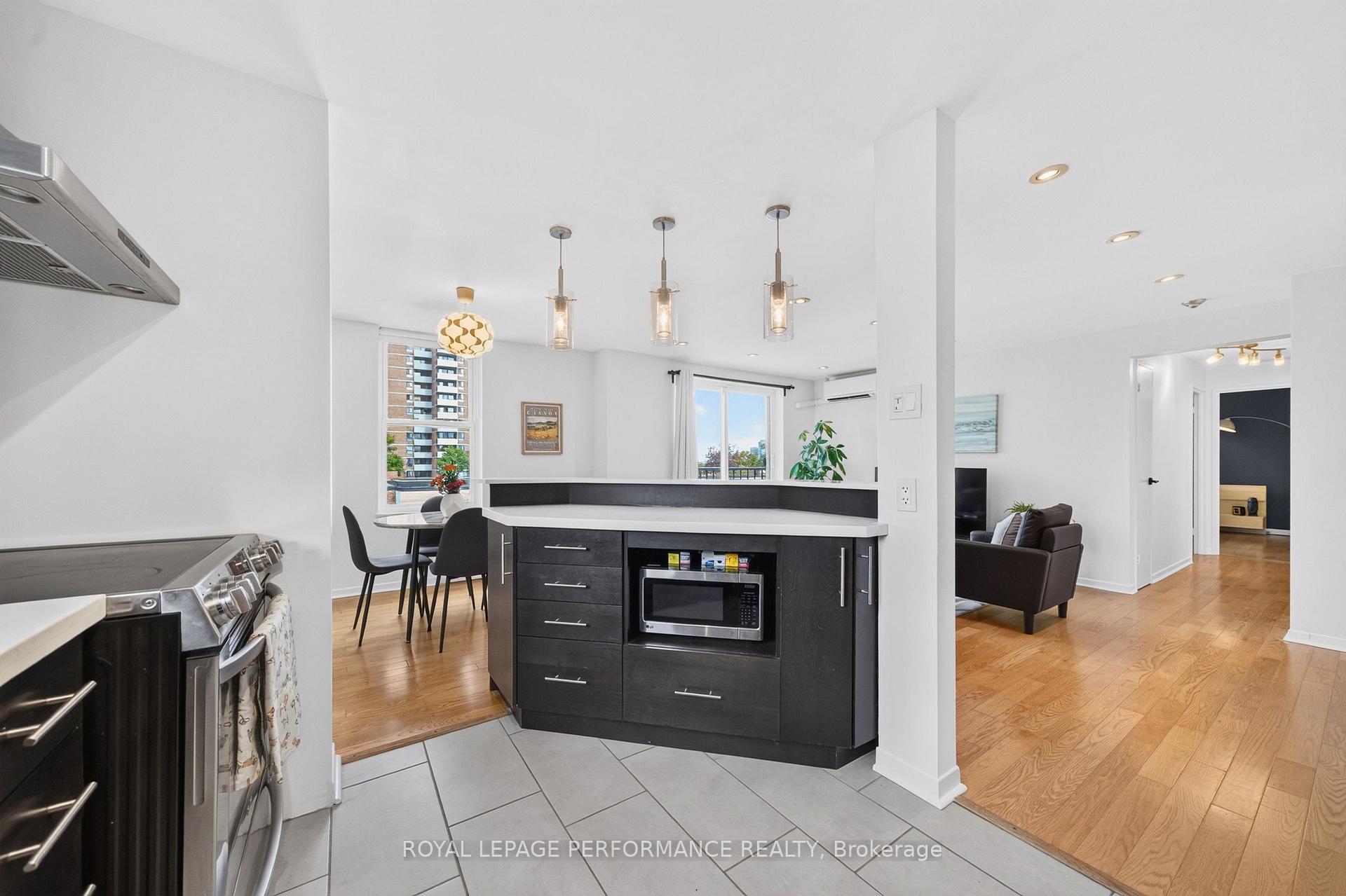Photo 14 of Unit 407, 50 Burnside Avenue, Ottawa, Mechanicsville — HOMEH