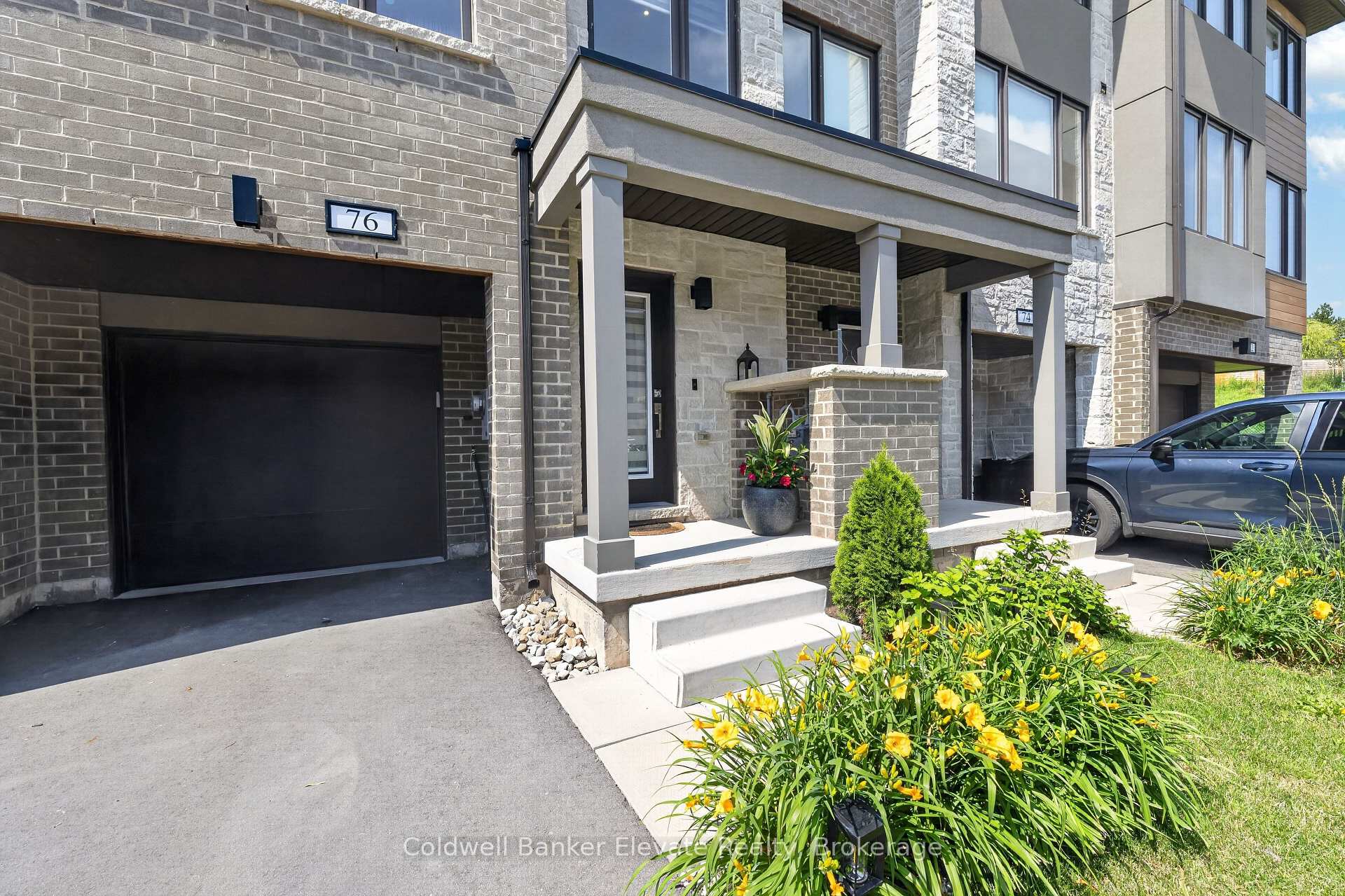Photo 2 of 76 Windtree Way, Halton Hills, Georgetown — HOMEH