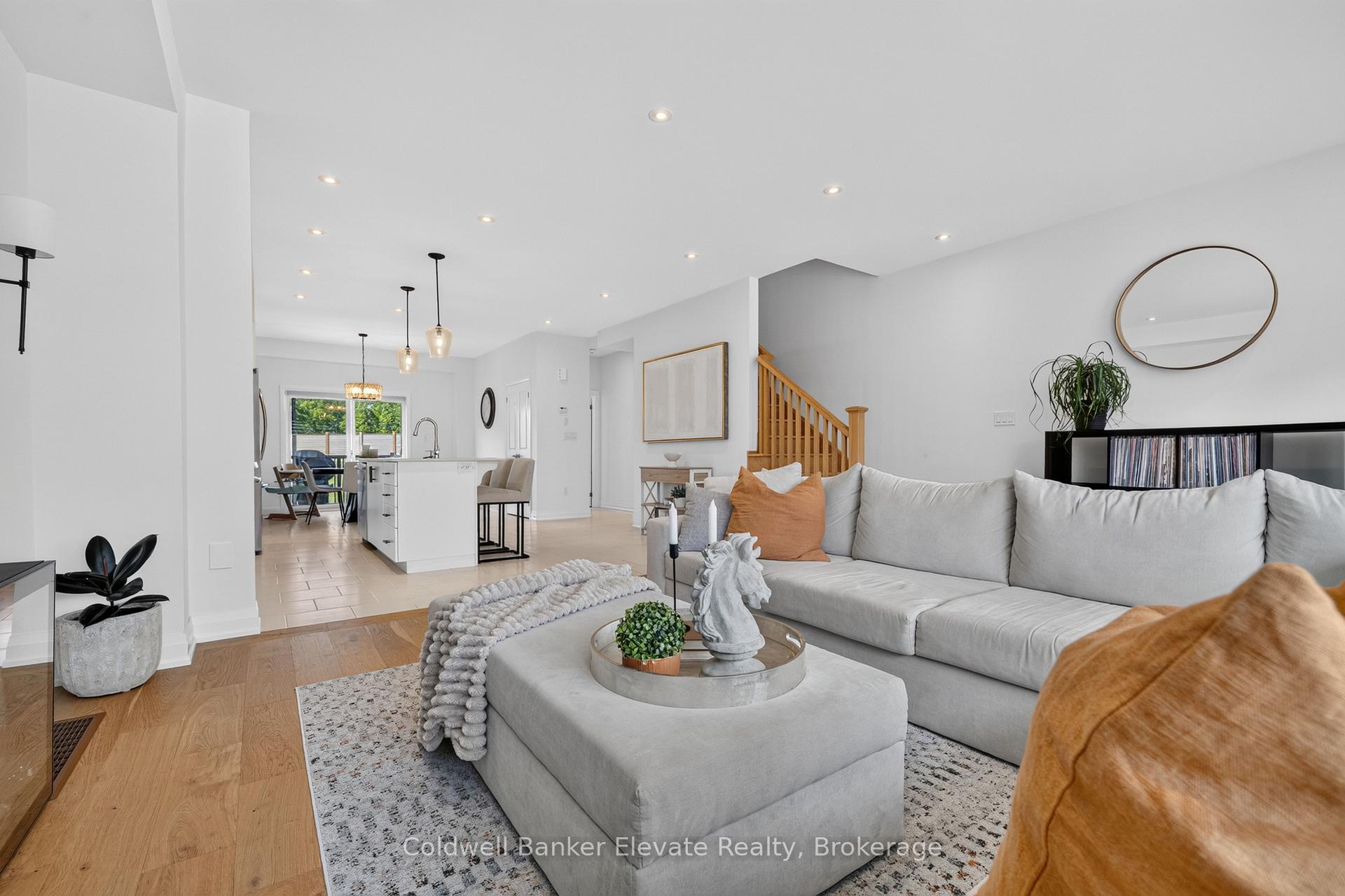 Photo 10 of 76 Windtree Way, Halton Hills, Georgetown — HOMEH