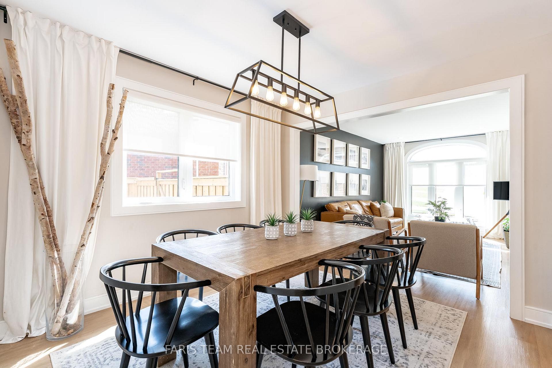 Photo 6 of 993 Whitney Crescent, Midland — HOMEH