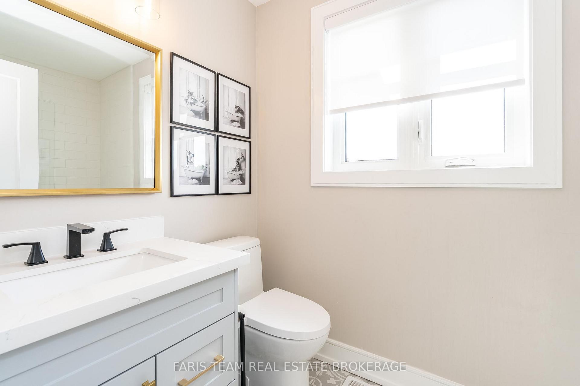 Photo 19 of 993 Whitney Crescent, Midland — HOMEH