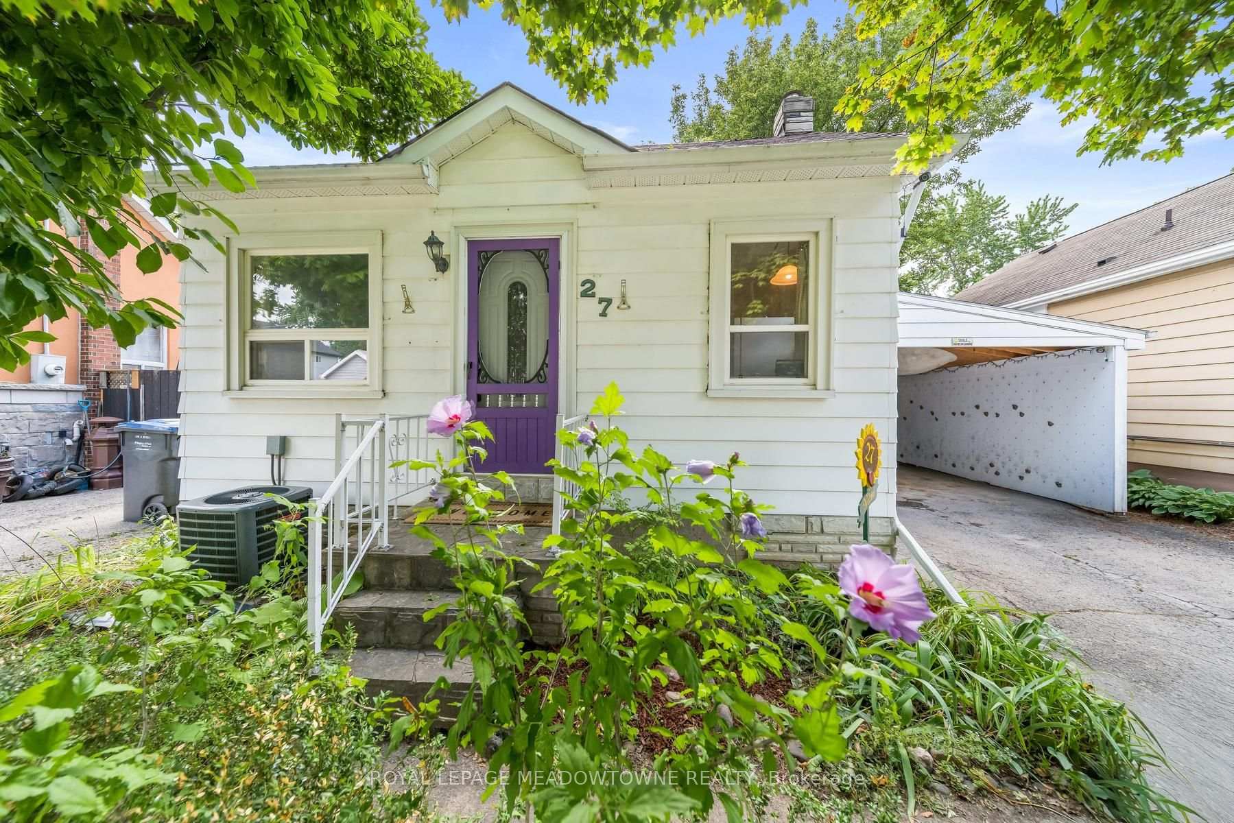 Photo 2 of 27 Royce Avenue, Brampton, Downtown Brampton — HOMEH