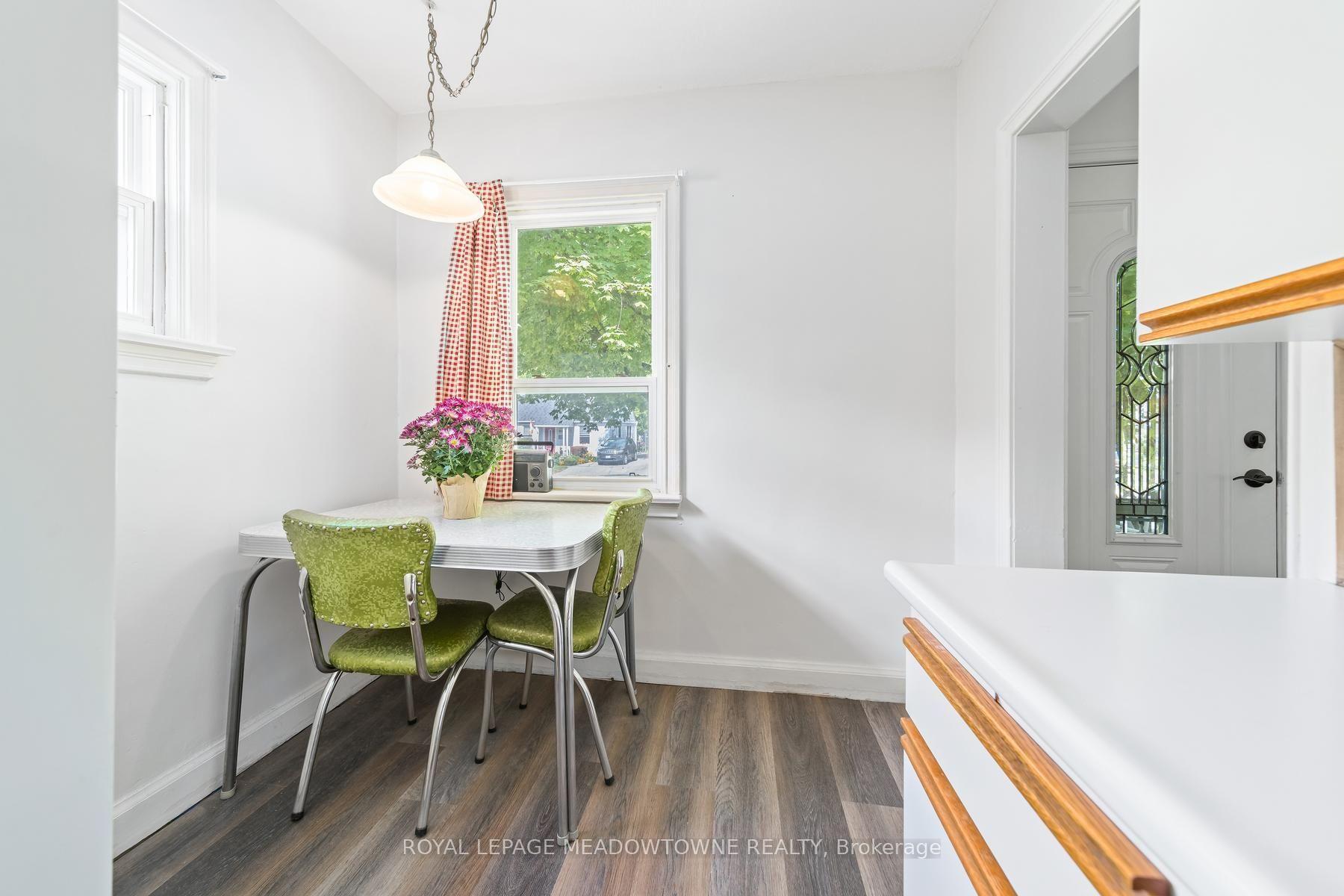 Photo 9 of 27 Royce Avenue, Brampton, Downtown Brampton — HOMEH