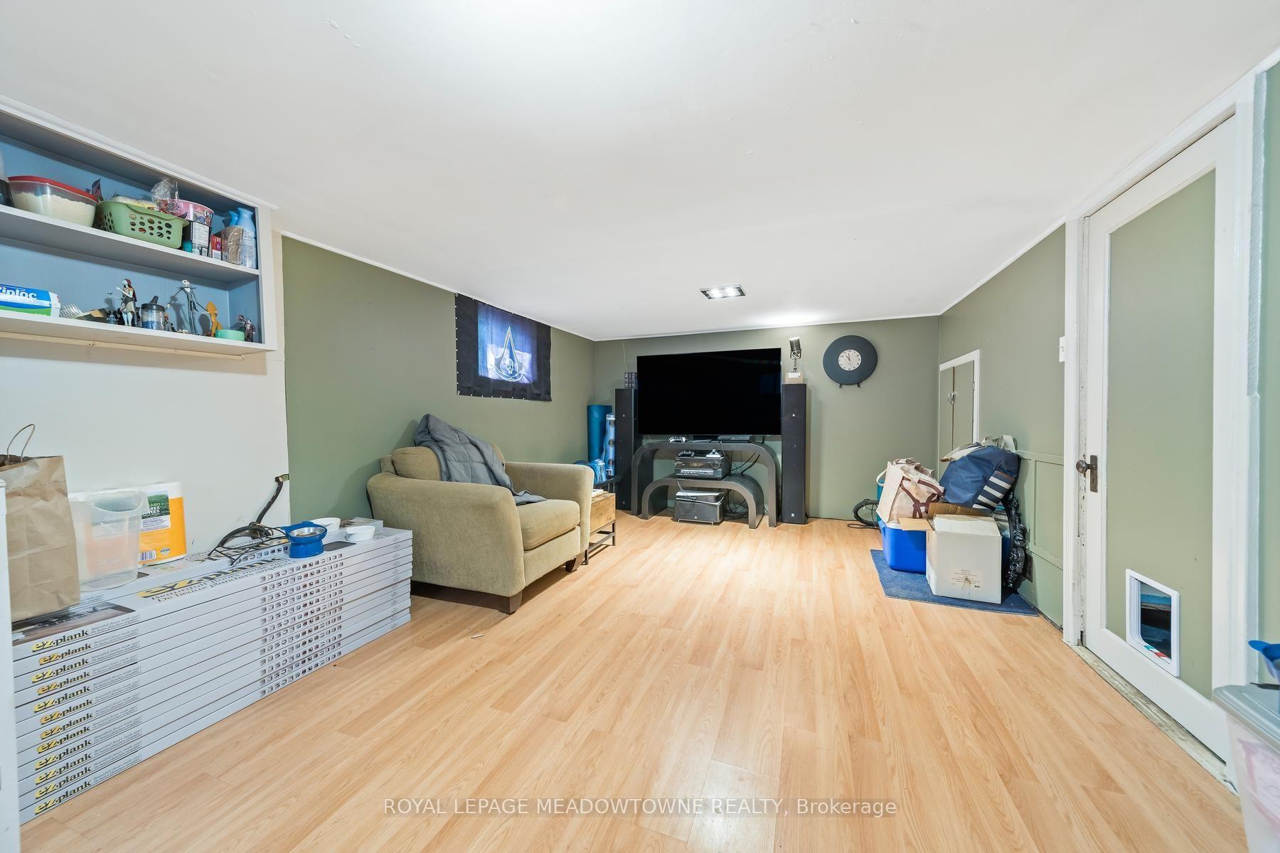 Photo 21 of 27 Royce Avenue, Brampton, Downtown Brampton — HOMEH