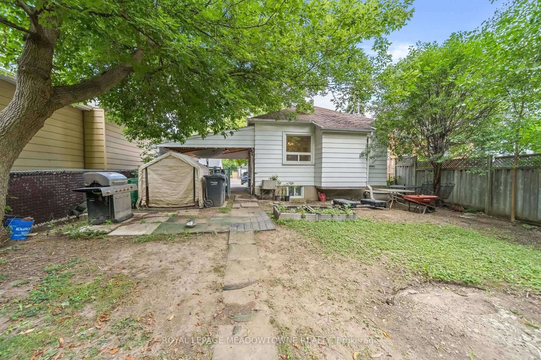 Photo 32 of 27 Royce Avenue, Brampton, Downtown Brampton — HOMEH