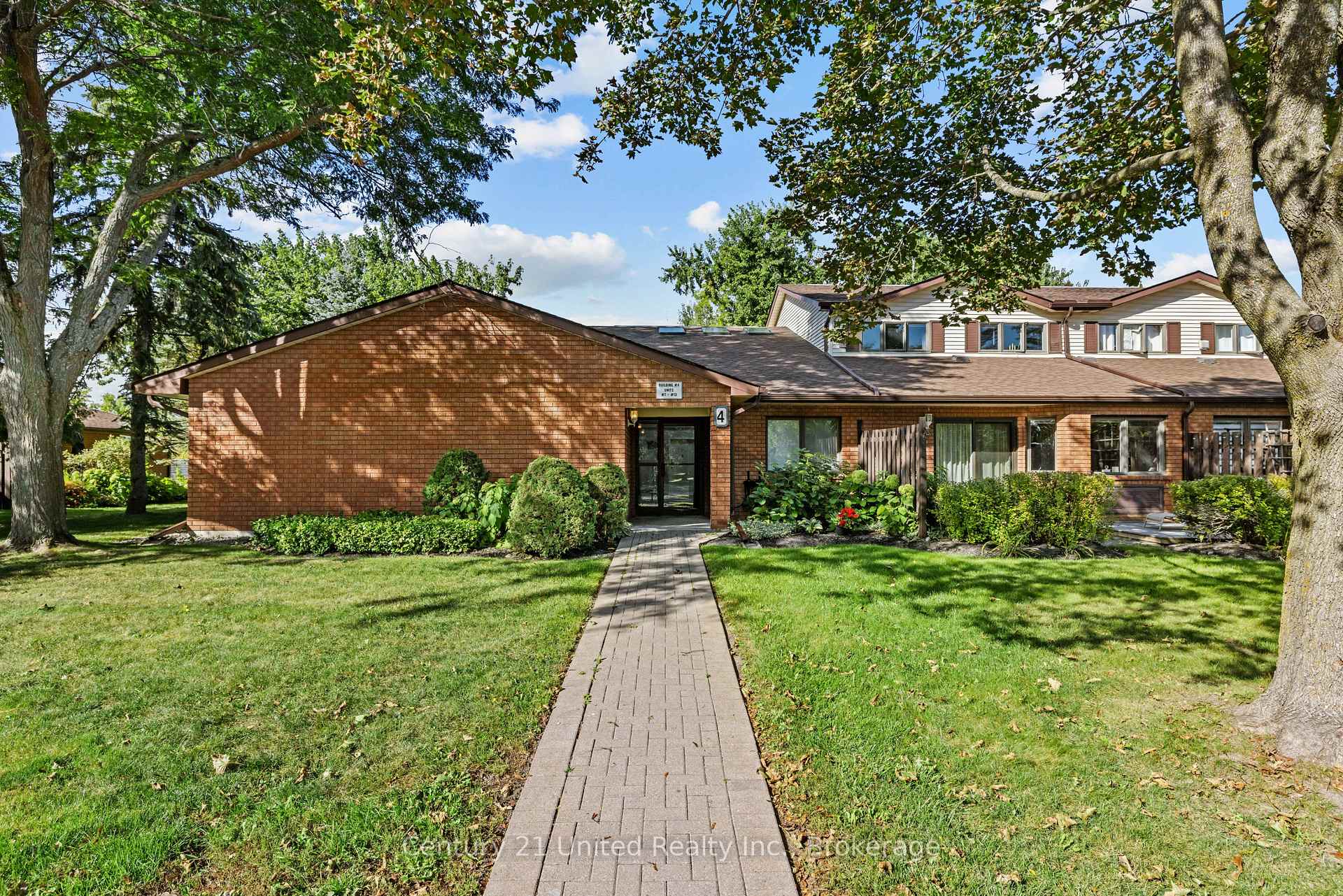 Photo 1 of Unit 10, 36 Champlain Crescent, Peterborough, Northcrest Ward 5 — HOMEH