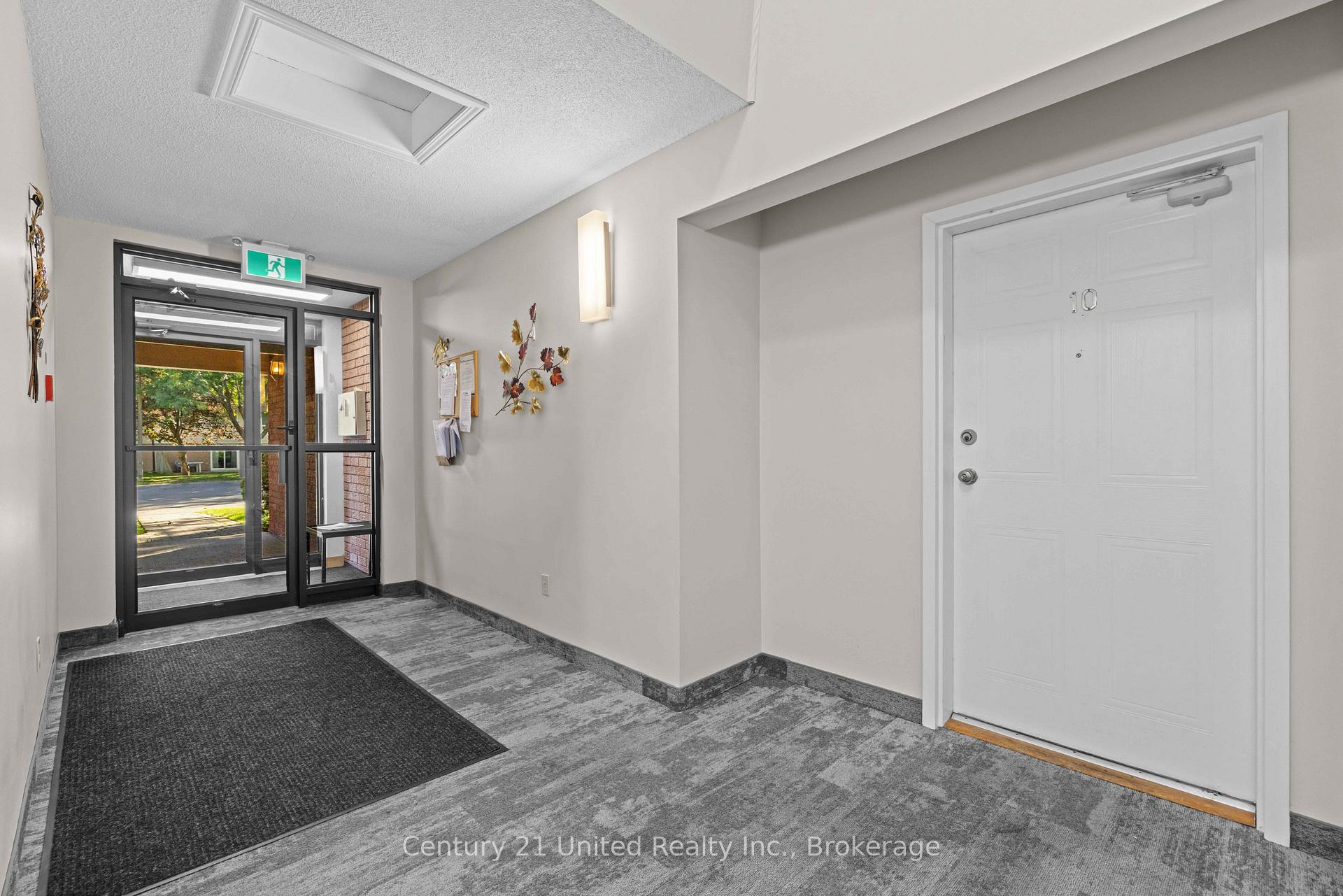 Photo 3 of Unit 10, 36 Champlain Crescent, Peterborough, Northcrest Ward 5 — HOMEH