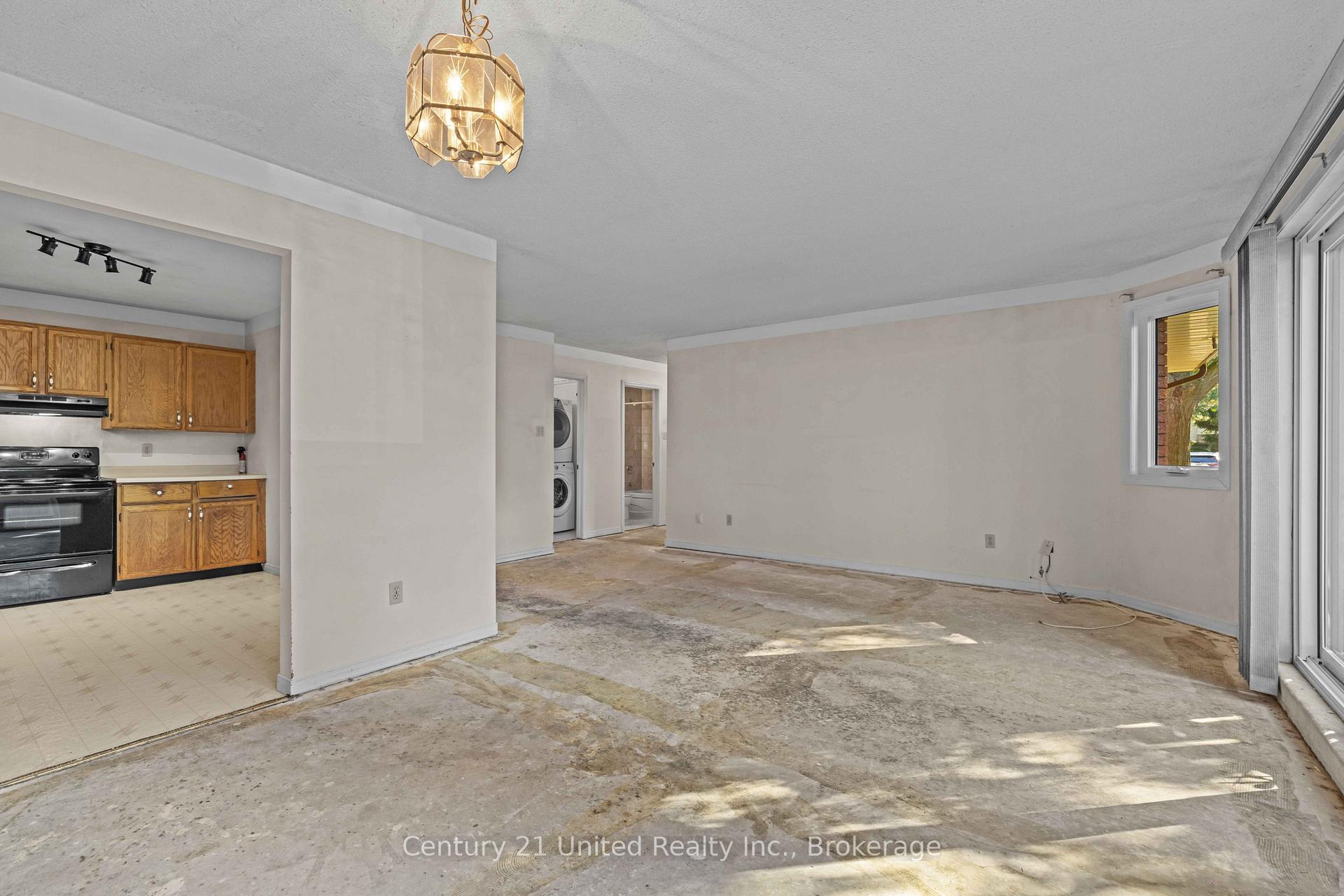 Photo 9 of Unit 10, 36 Champlain Crescent, Peterborough, Northcrest Ward 5 — HOMEH