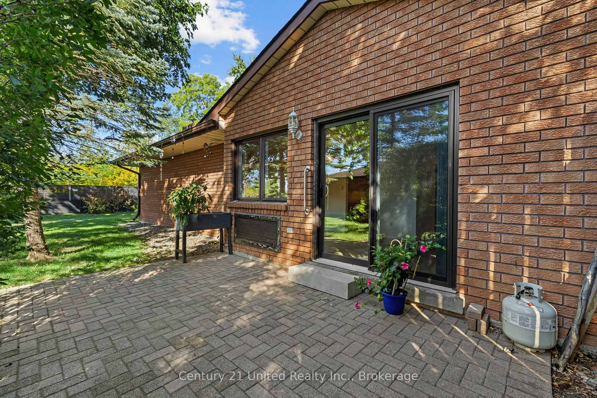 Photo 20 of Unit 10, 36 Champlain Crescent, Peterborough, Northcrest Ward 5 — HOMEH