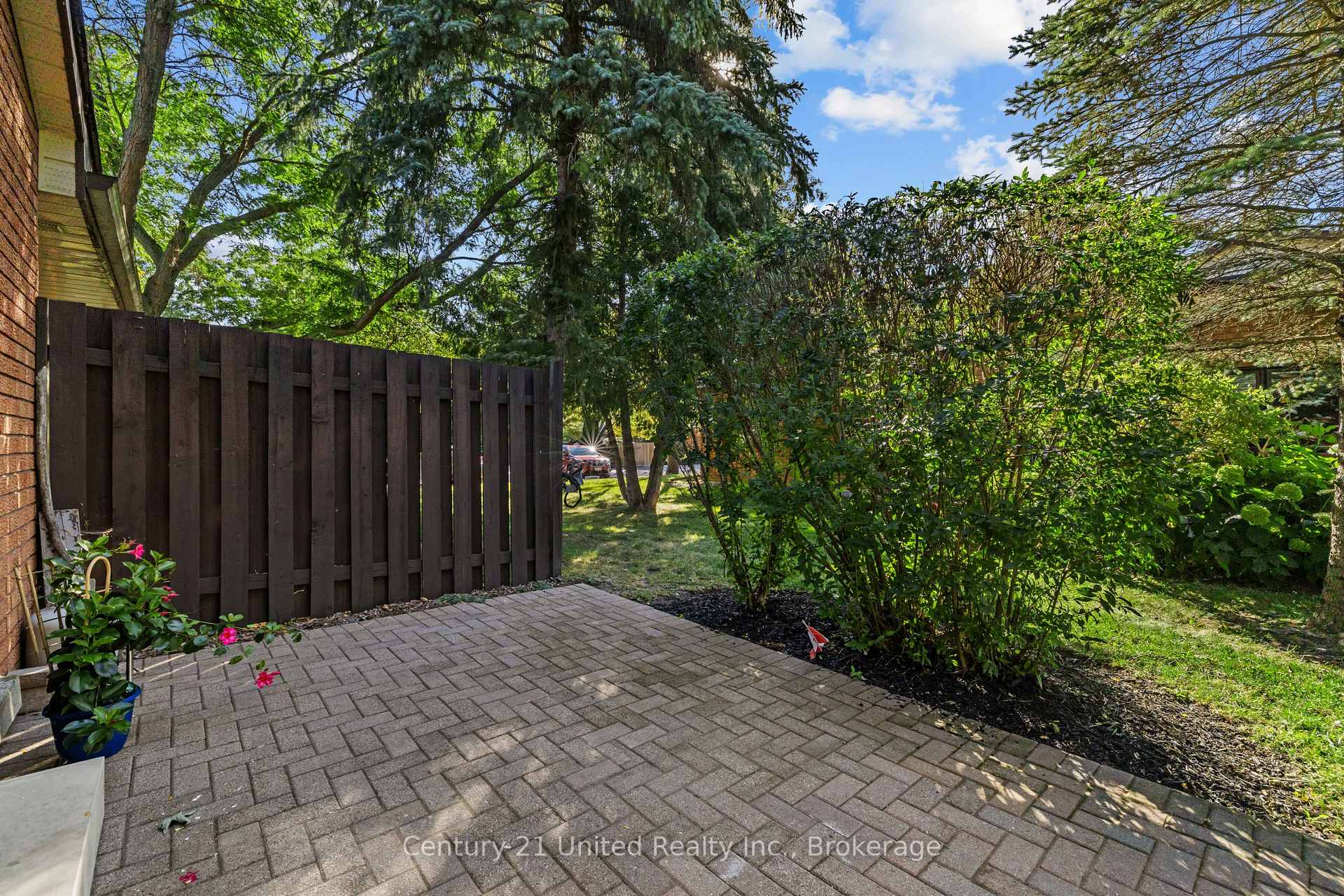 Photo 21 of Unit 10, 36 Champlain Crescent, Peterborough, Northcrest Ward 5 — HOMEH