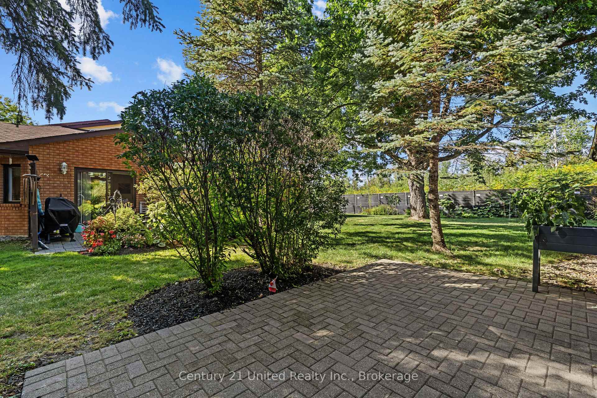 Photo 22 of Unit 10, 36 Champlain Crescent, Peterborough, Northcrest Ward 5 — HOMEH