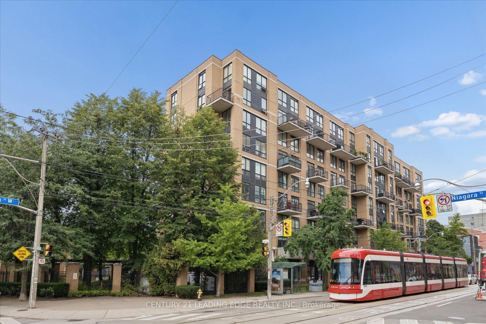 Photo 1 of Unit PH811, 800 King Street W, Toronto, Niagara — HOMEH