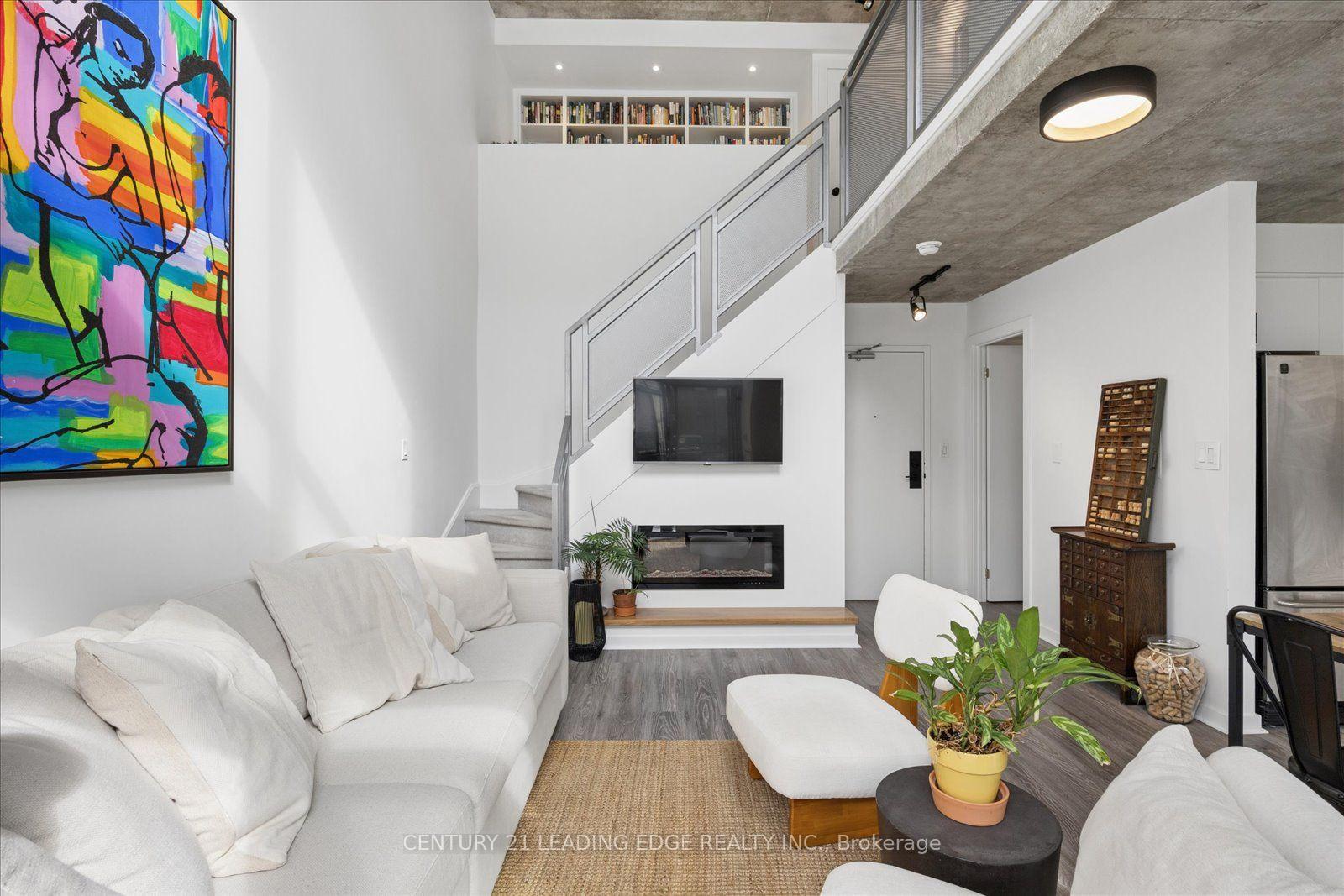 Photo 15 of Unit PH811, 800 King Street W, Toronto, Niagara — HOMEH