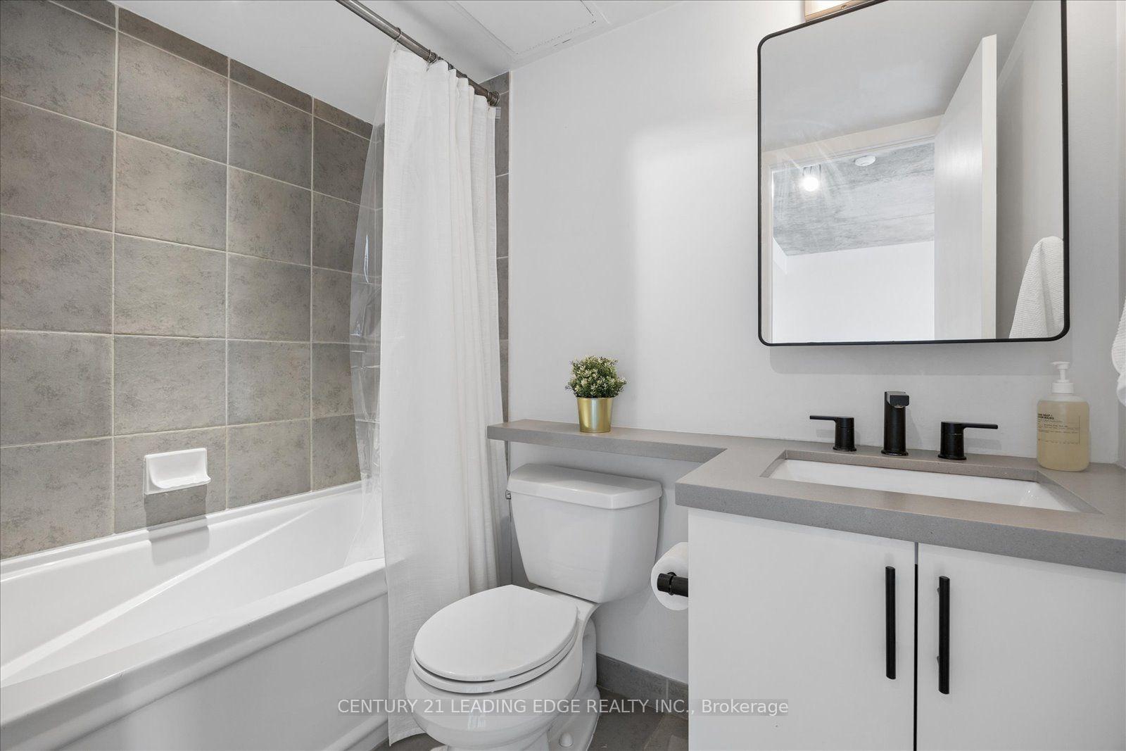 Photo 30 of Unit PH811, 800 King Street W, Toronto, Niagara — HOMEH