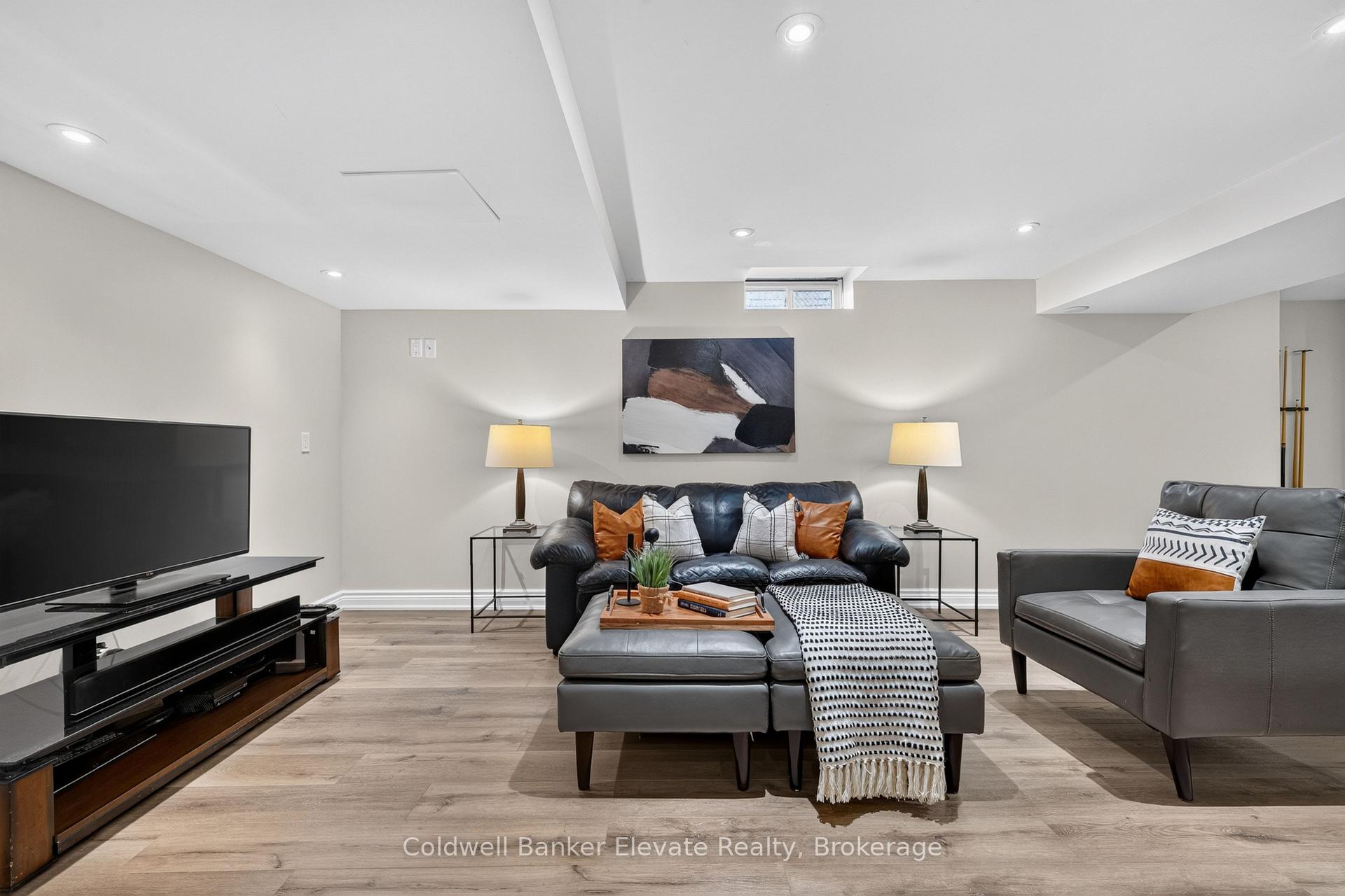 Photo 37 of 51 Gollop Crescent, Halton Hills, Georgetown — HOMEH