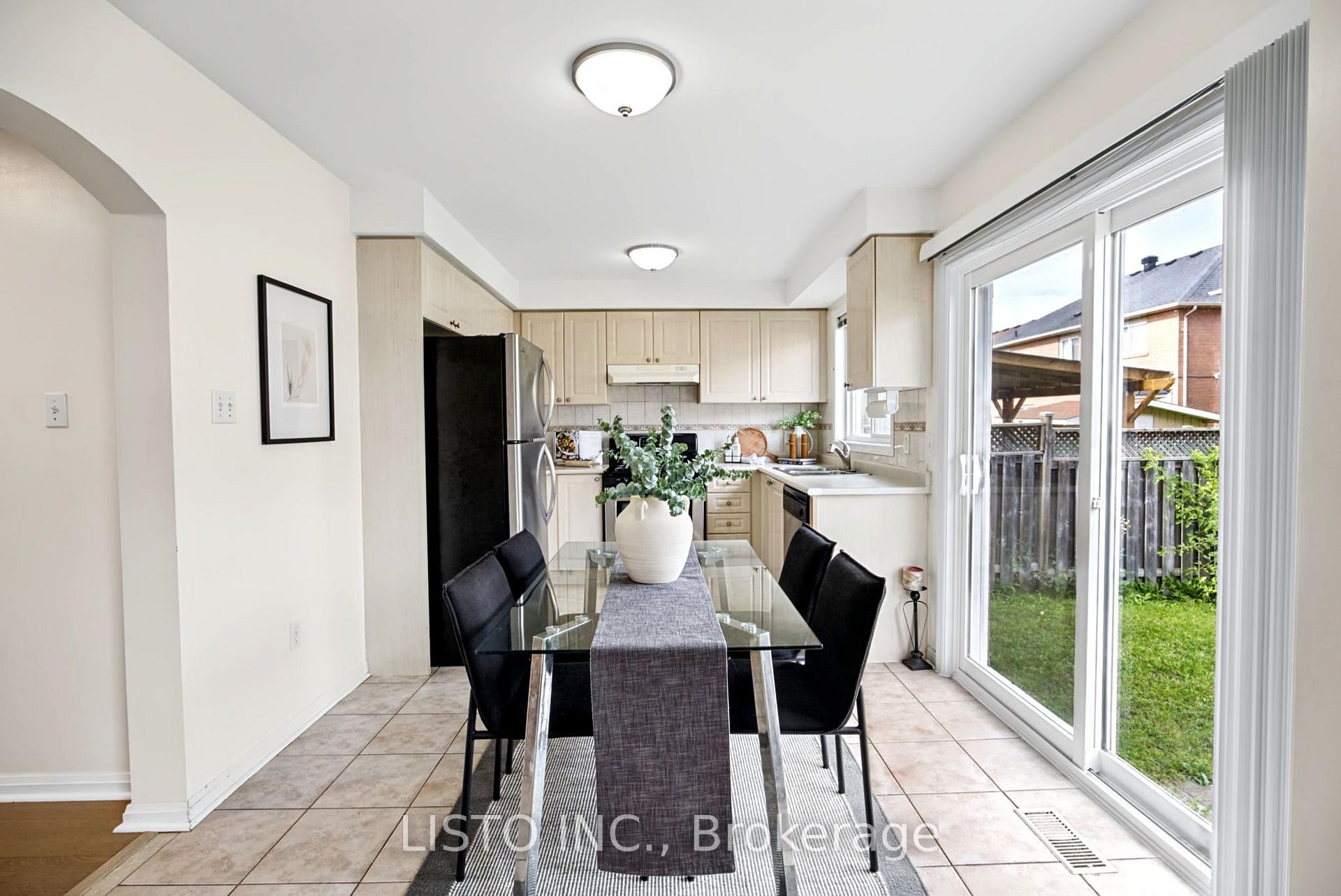 Photo 12 of 15 Mantis Road, Scarborough, Rouge — HOMEH