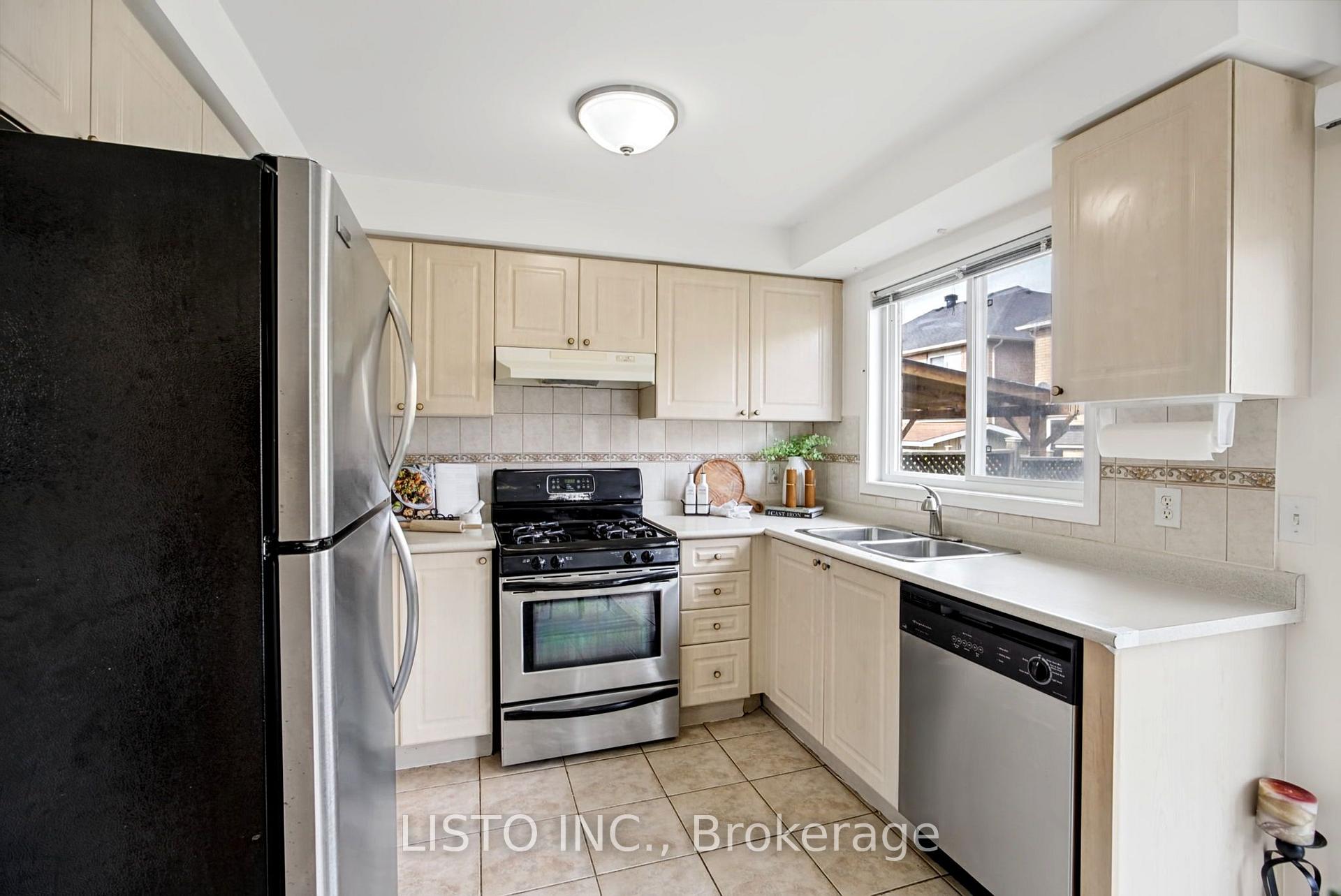 Photo 14 of 15 Mantis Road, Scarborough, Rouge — HOMEH