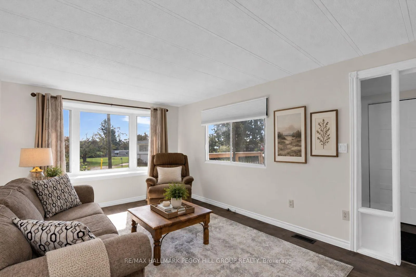 Photo 4 of 17 Balantrae Drive, Oro-Medonte, Rural Oro-Medonte — HOMEH