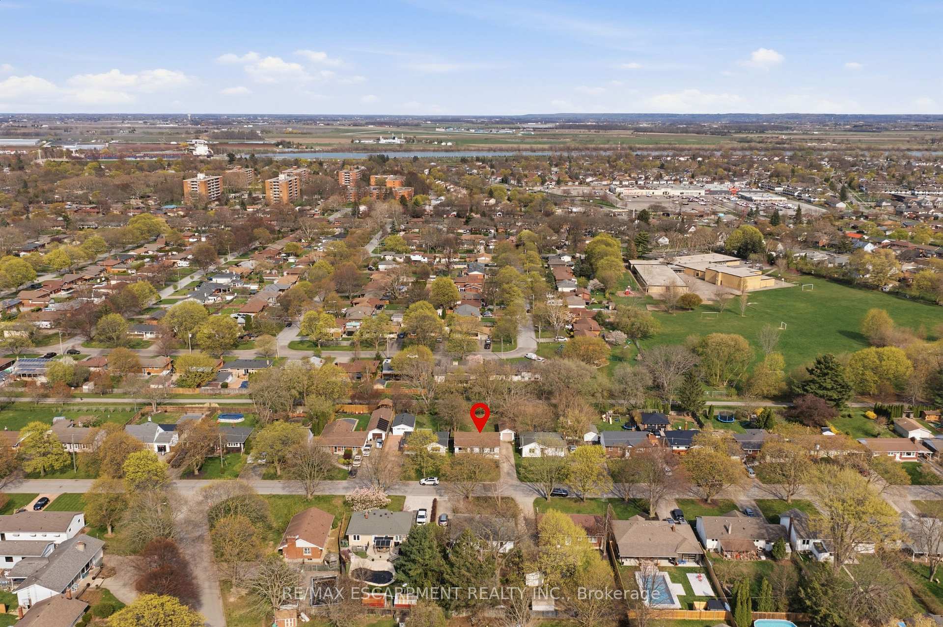 Photo 26 of 36 Woodelm Drive, St. Catharines, Carlton/Bunting — HOMEH