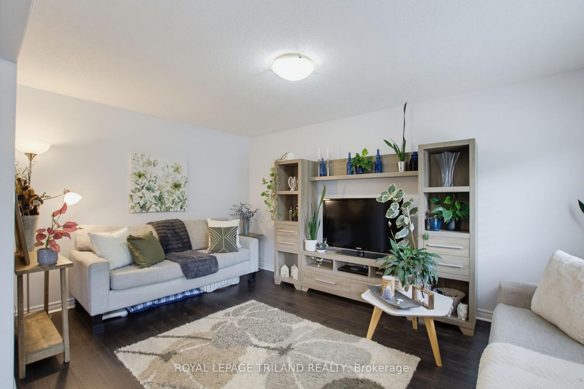 Photo 13 of 1986 Denview Avenue, London, North S — HOMEH