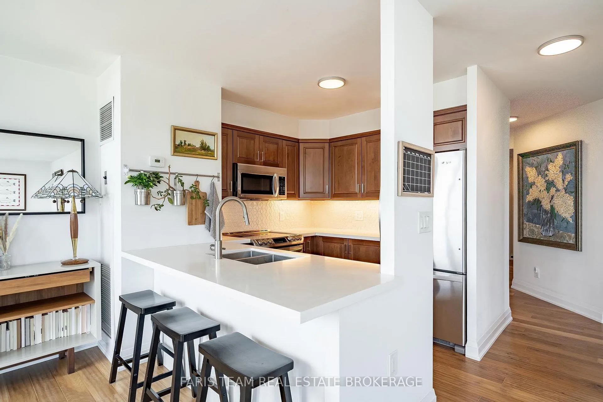 Photo 13 of Unit 1011, 150 Dunlop Street E, Barrie, City Centre — HOMEH