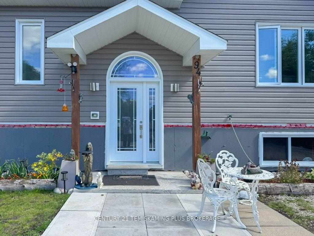 Photo 2 of 94 Hillview Street, Timiskaming, TIM - Latchford — HOMEH