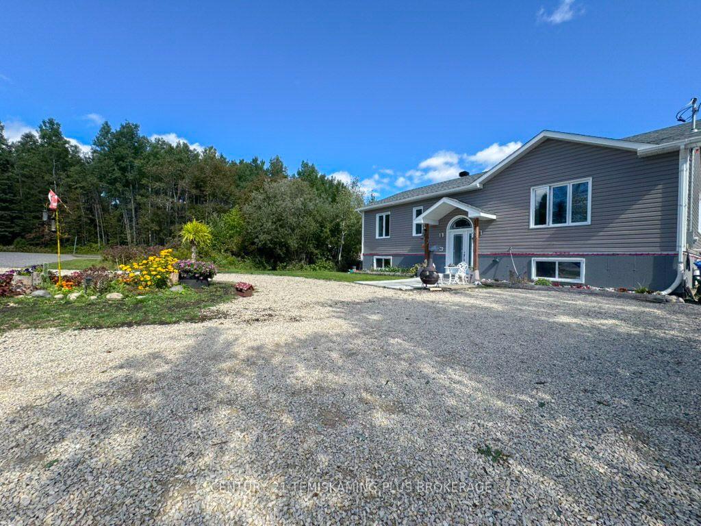 Photo 3 of 94 Hillview Street, Timiskaming, TIM - Latchford — HOMEH