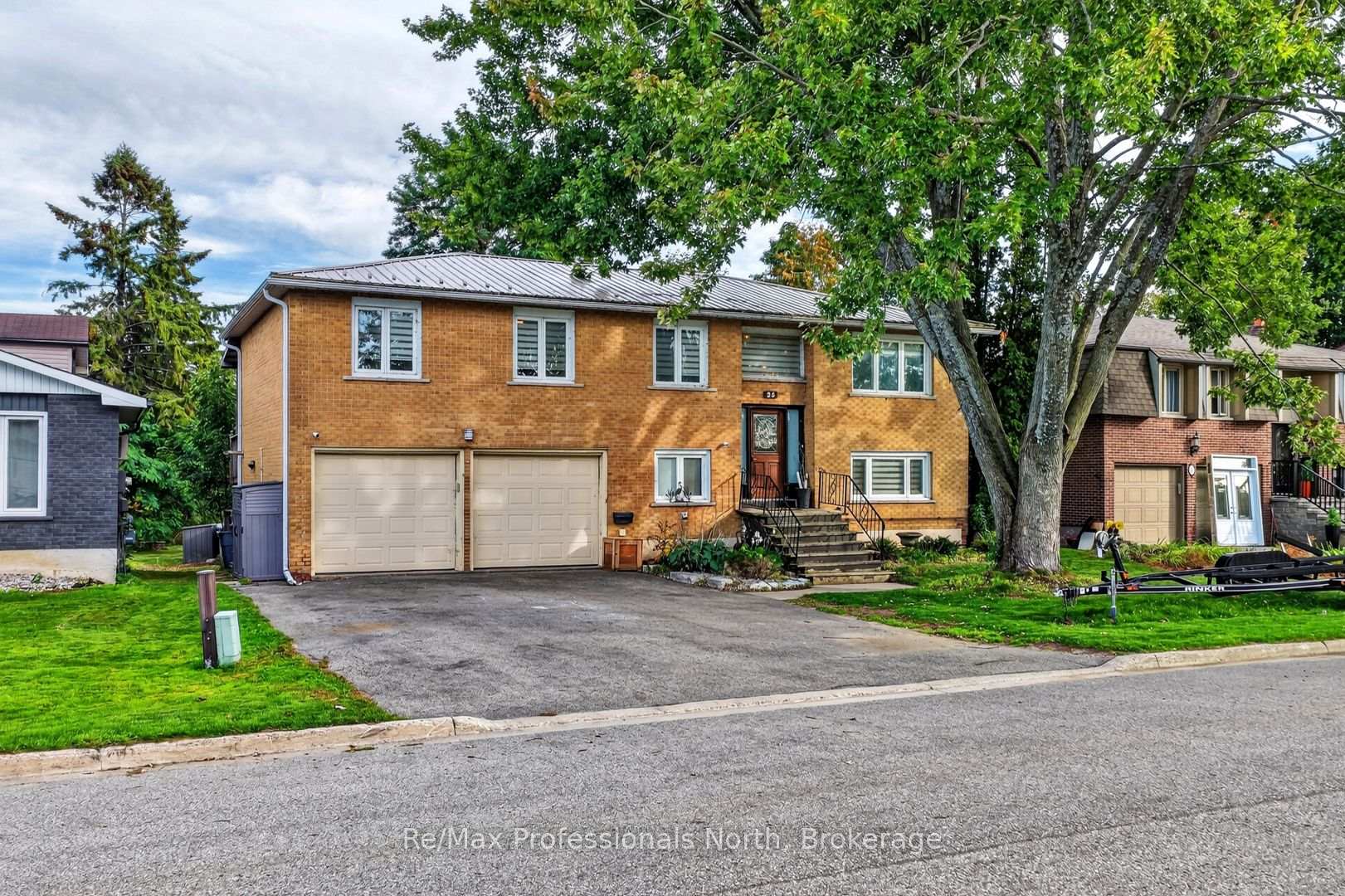 Photo 3 of 25 Lankin Boulevard, Orillia — HOMEH