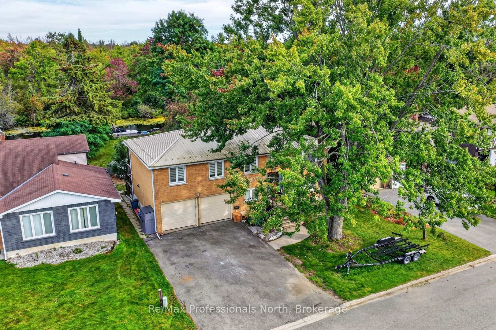 Photo 5 of 25 Lankin Boulevard, Orillia — HOMEH