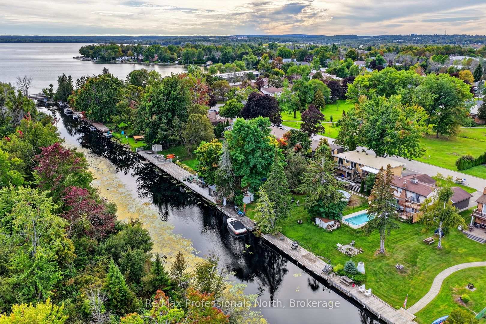 Photo 7 of 25 Lankin Boulevard, Orillia — HOMEH
