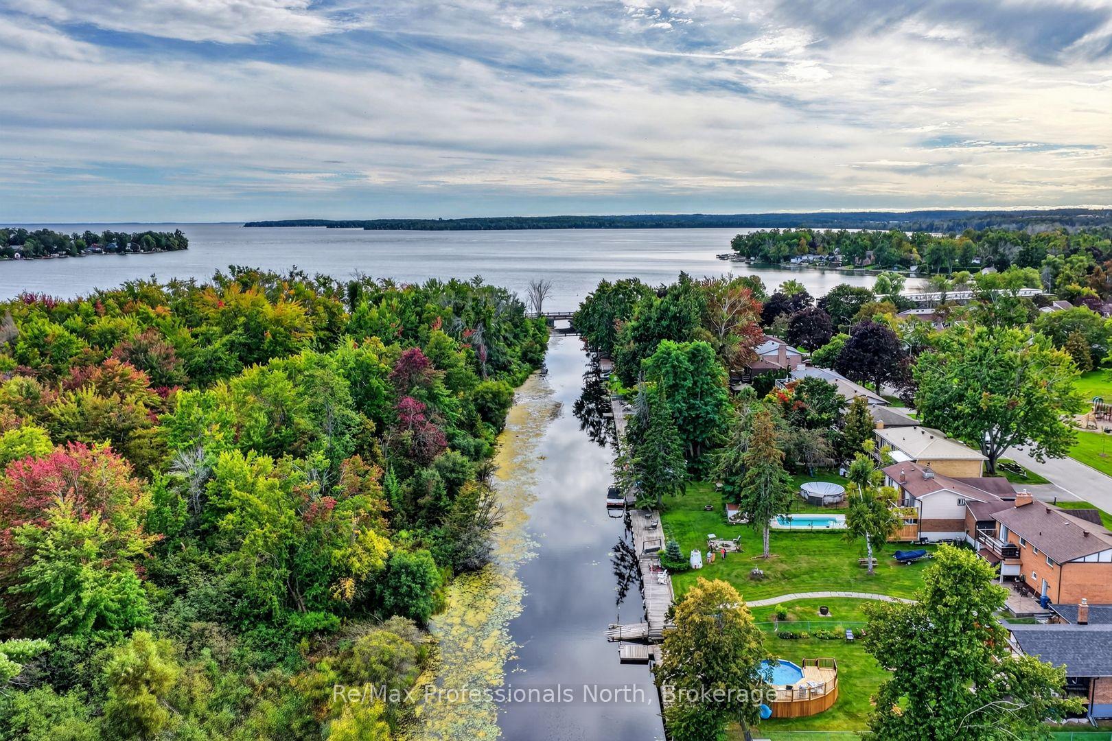 Photo 8 of 25 Lankin Boulevard, Orillia — HOMEH