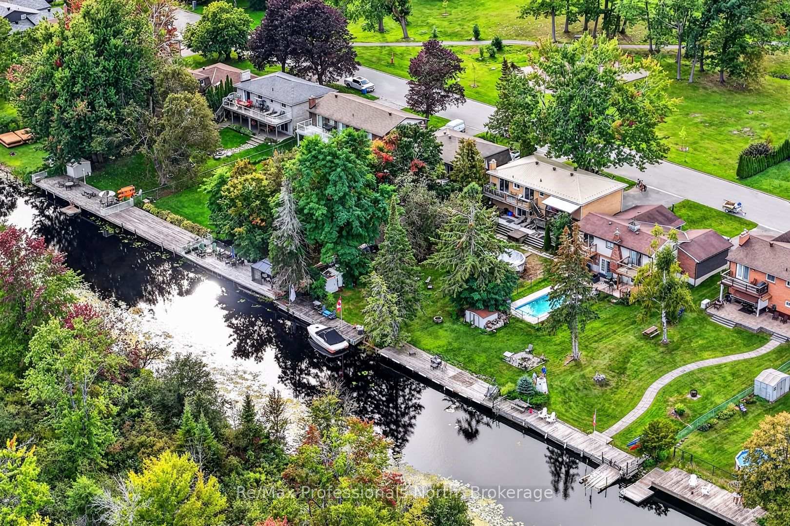 Photo 9 of 25 Lankin Boulevard, Orillia — HOMEH