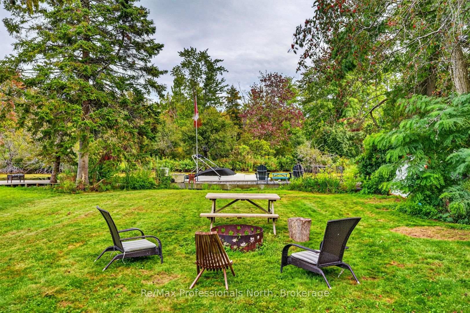 Photo 14 of 25 Lankin Boulevard, Orillia — HOMEH
