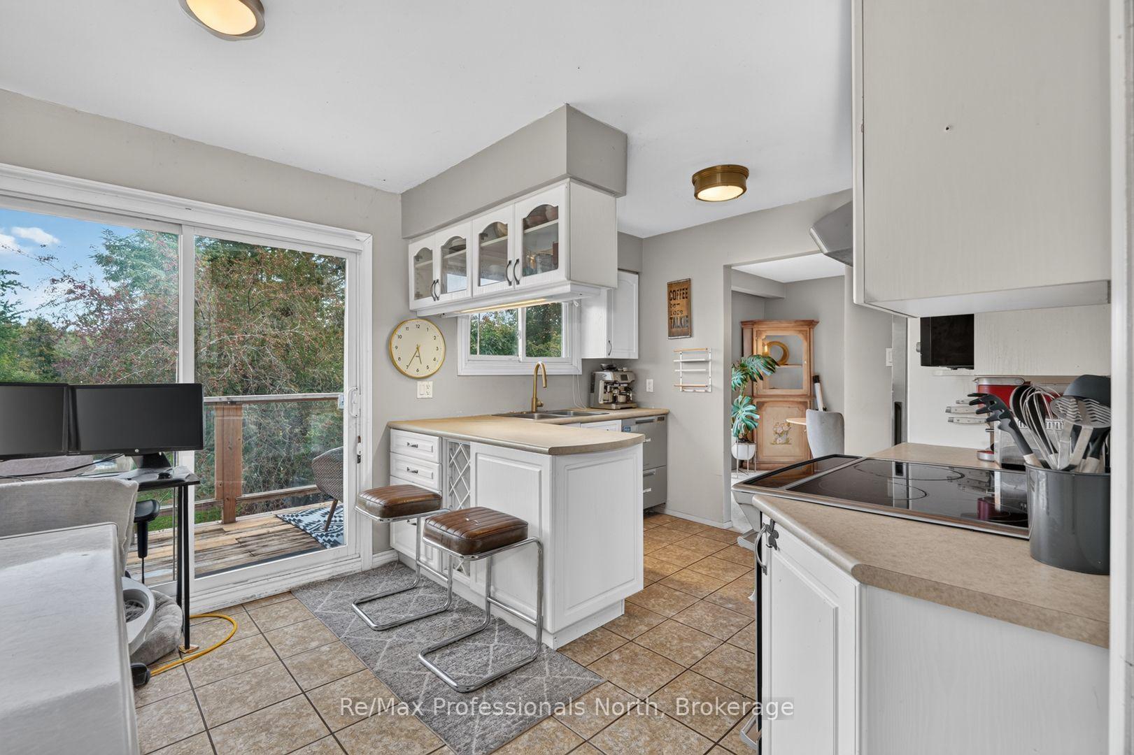 Photo 16 of 25 Lankin Boulevard, Orillia — HOMEH
