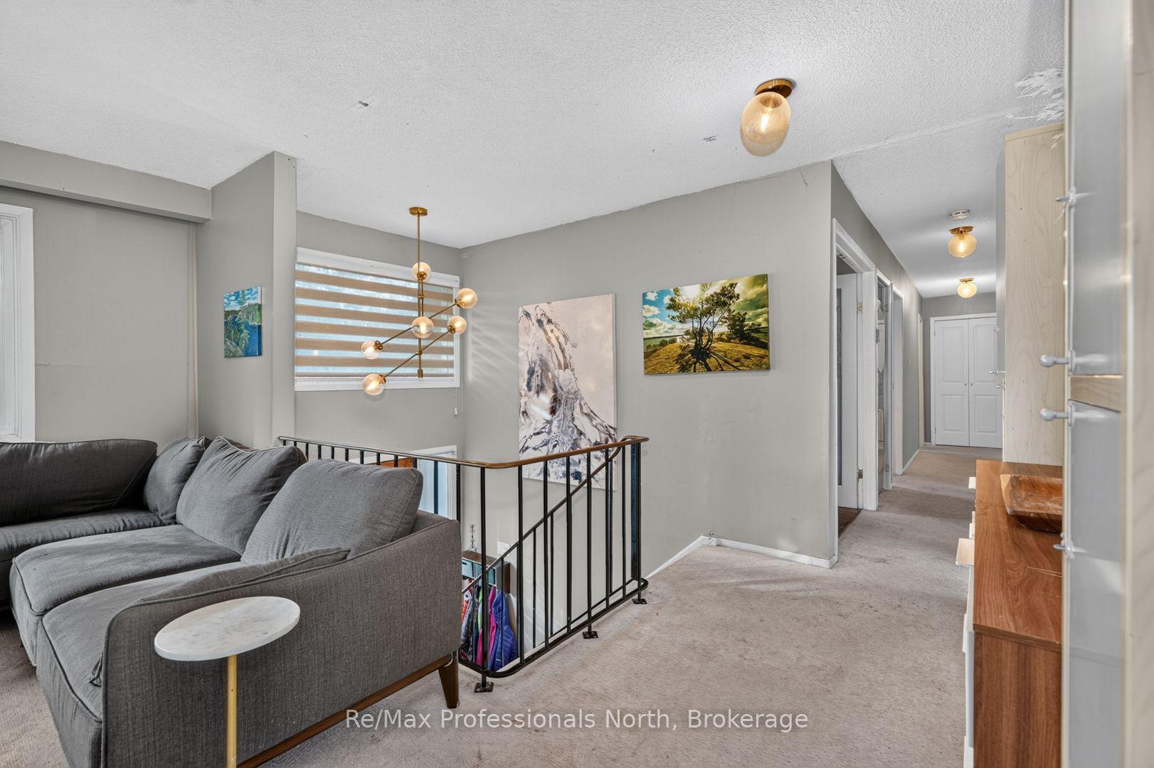 Photo 19 of 25 Lankin Boulevard, Orillia — HOMEH