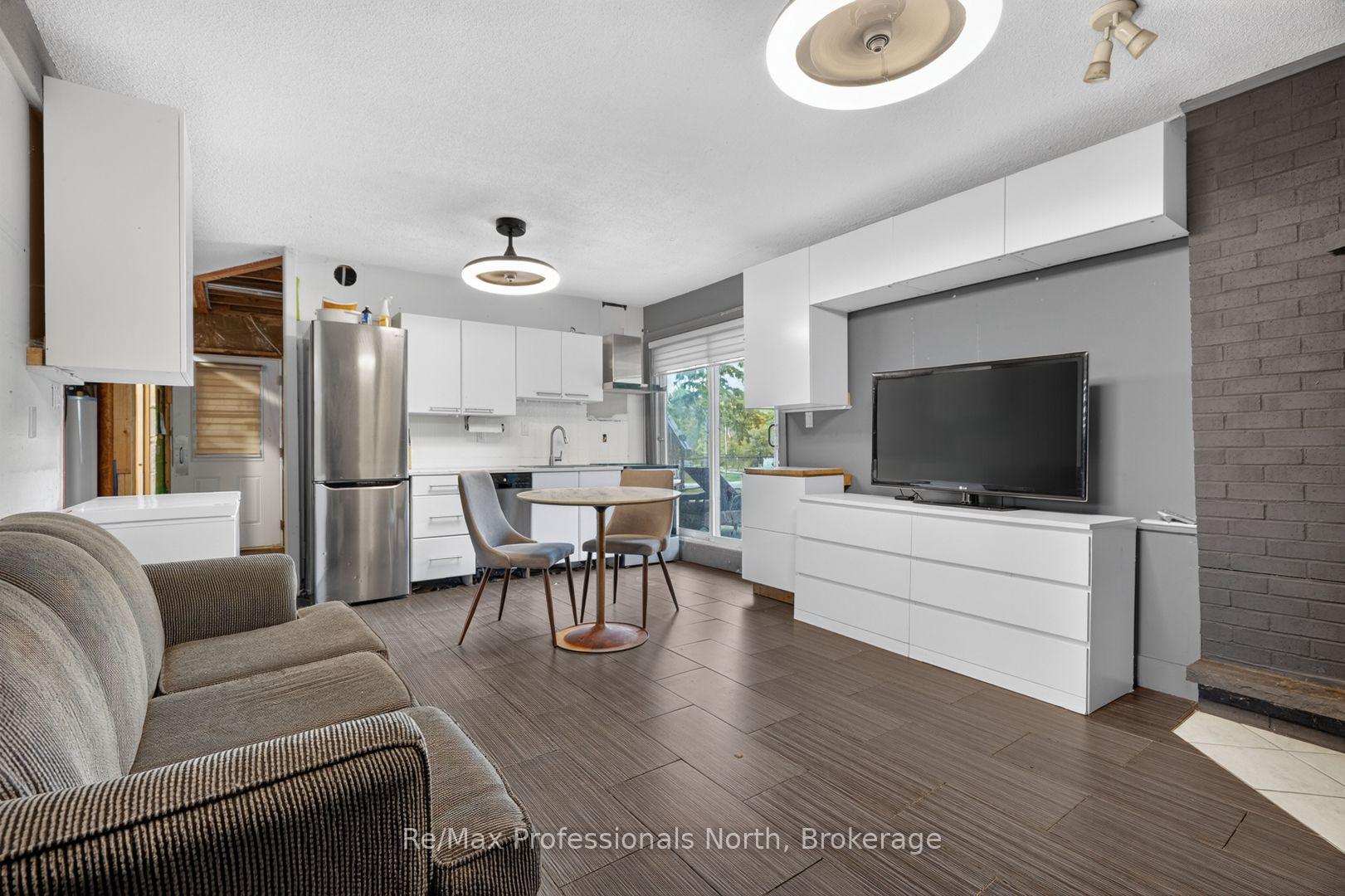 Photo 26 of 25 Lankin Boulevard, Orillia — HOMEH