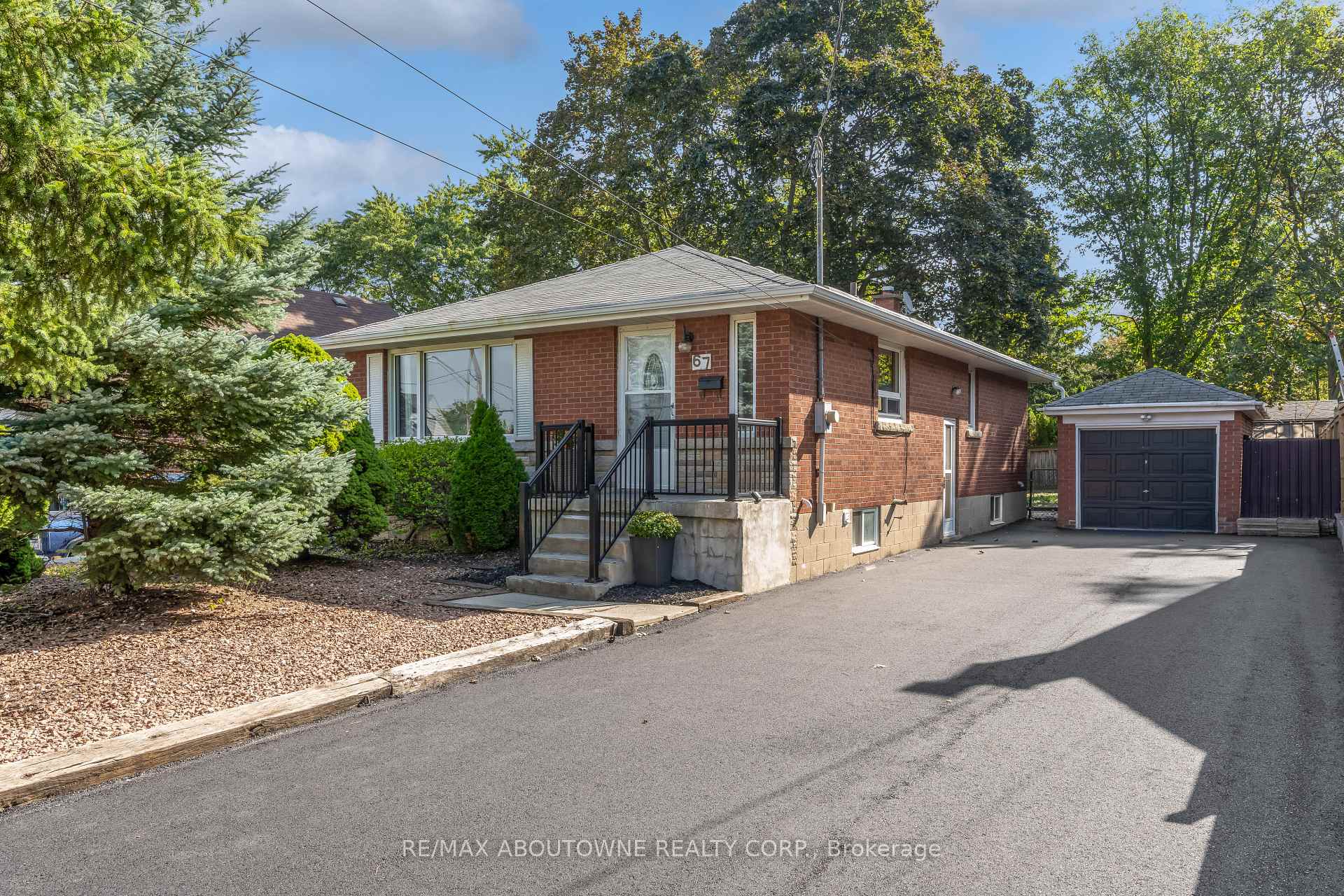 Photo 2 of 67 Wardrope Avenue, Hamilton, Stoney Creek — HOMEH