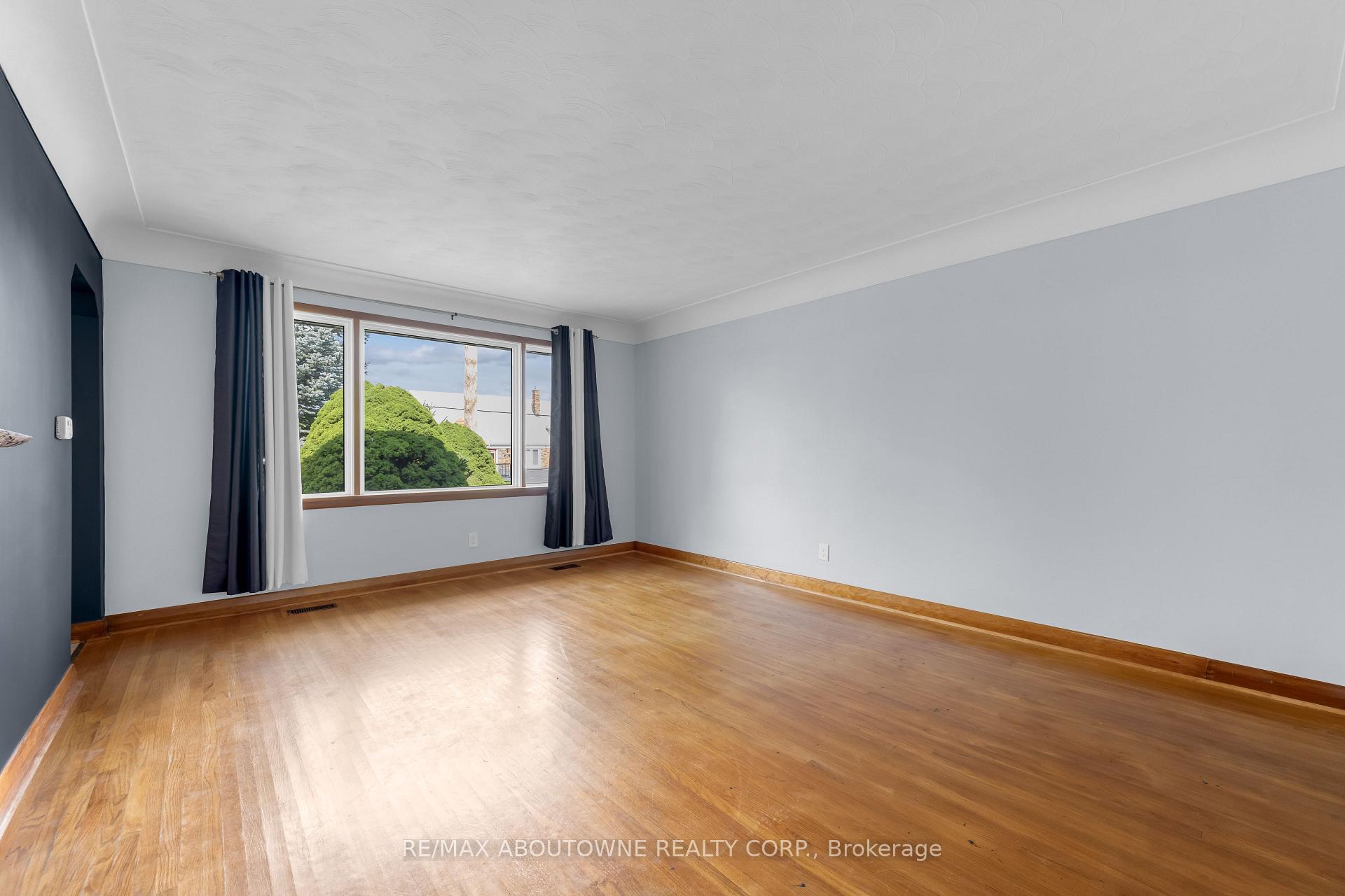 Photo 6 of 67 Wardrope Avenue, Hamilton, Stoney Creek — HOMEH