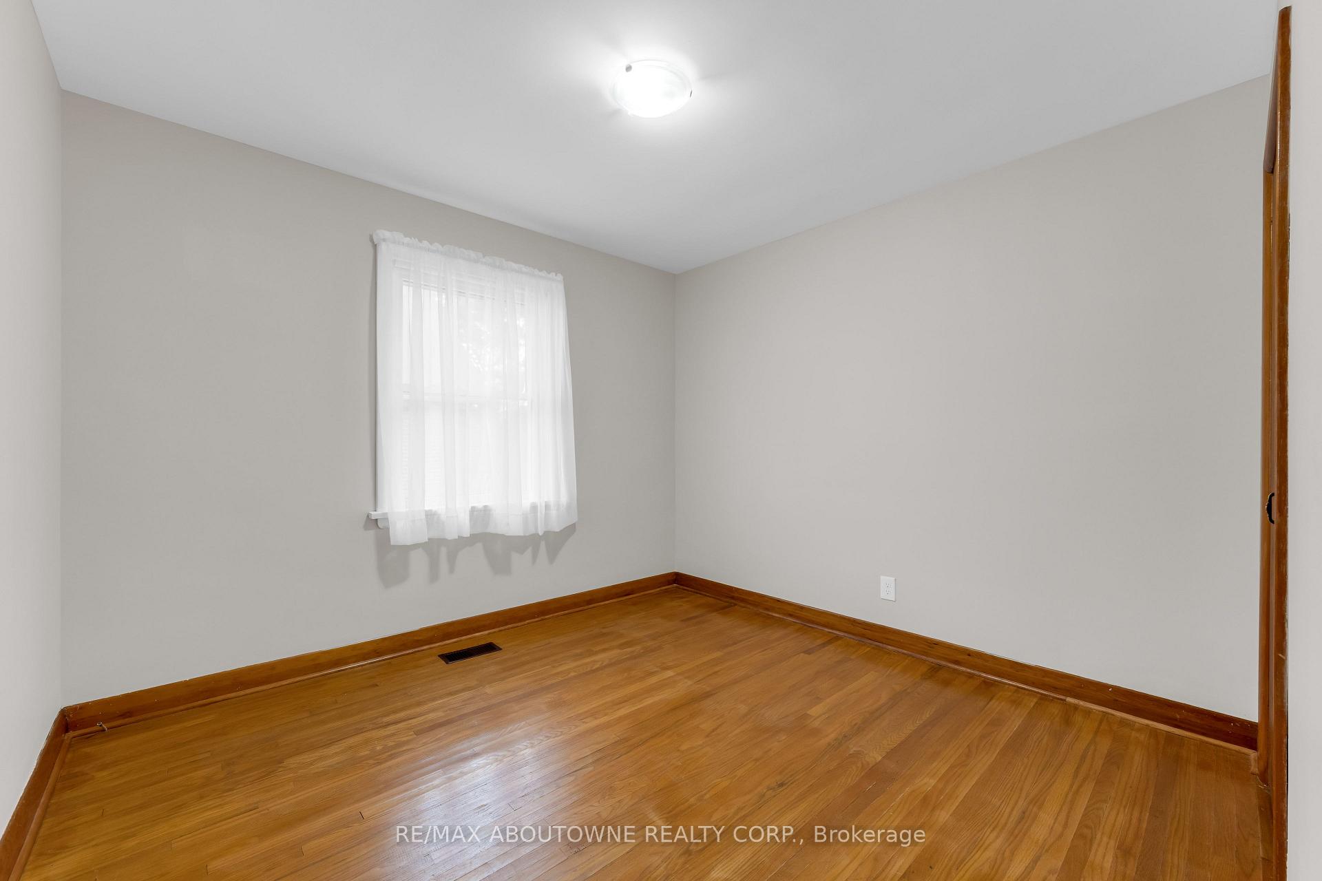 Photo 18 of 67 Wardrope Avenue, Hamilton, Stoney Creek — HOMEH
