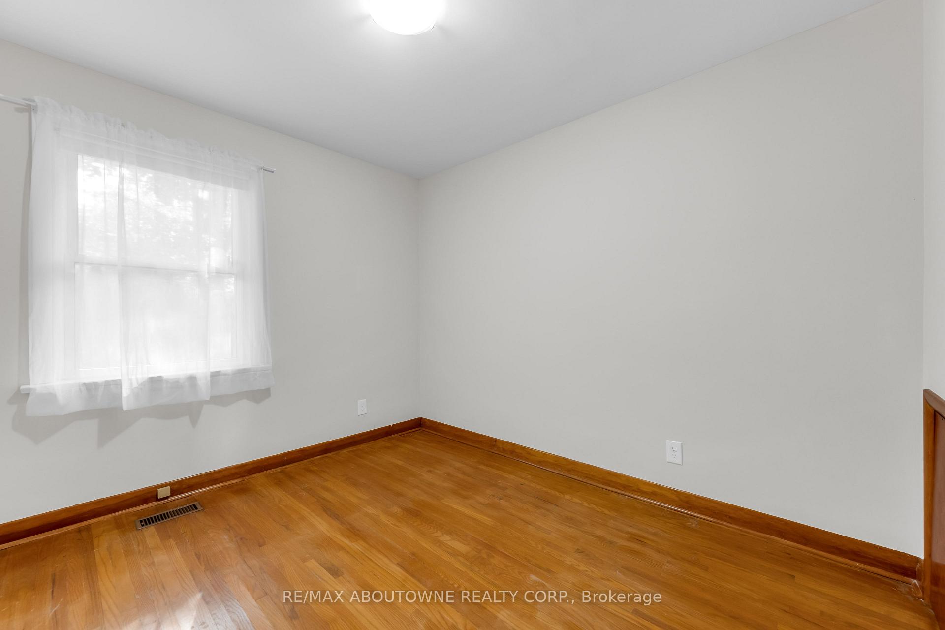Photo 22 of 67 Wardrope Avenue, Hamilton, Stoney Creek — HOMEH