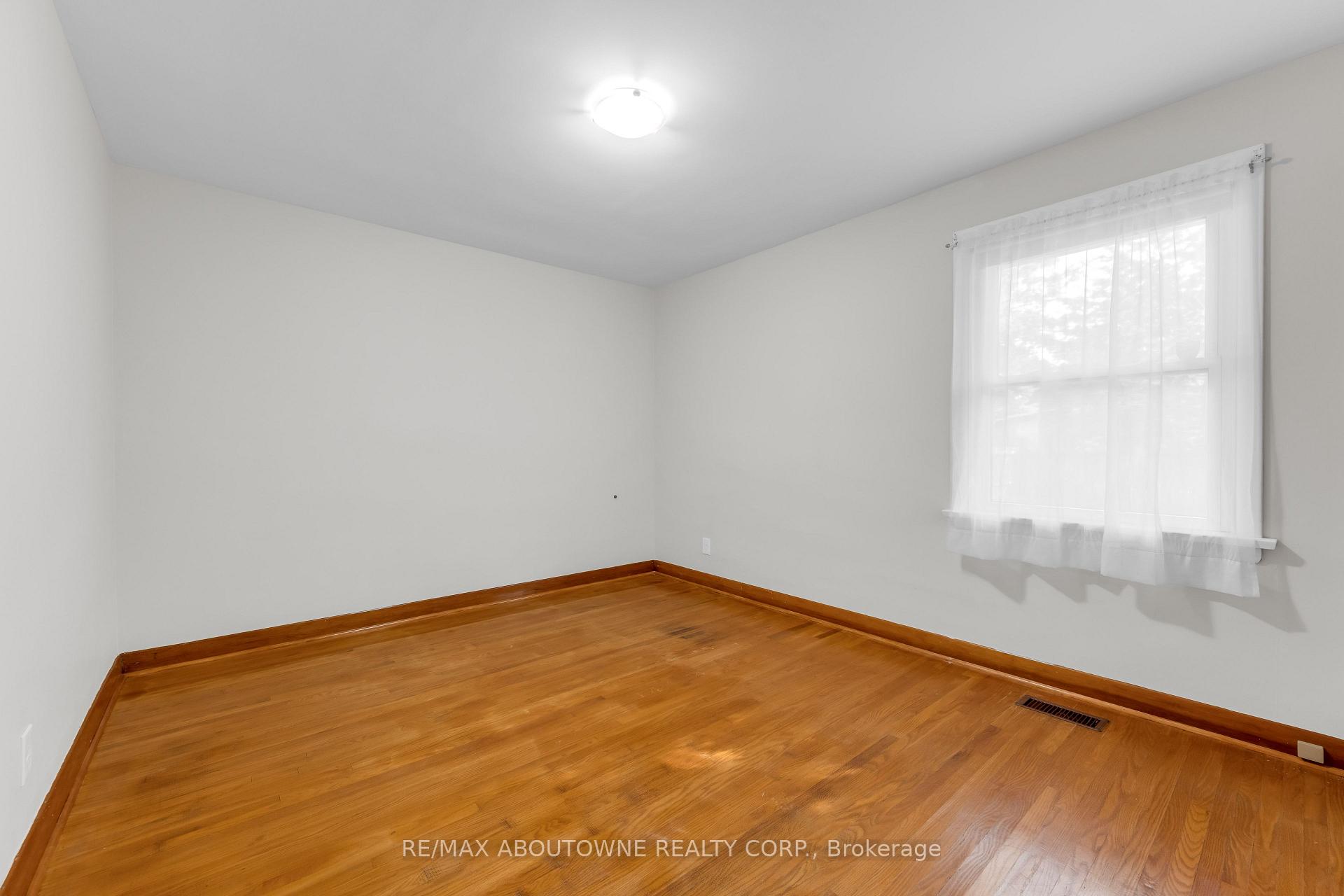 Photo 26 of 67 Wardrope Avenue, Hamilton, Stoney Creek — HOMEH